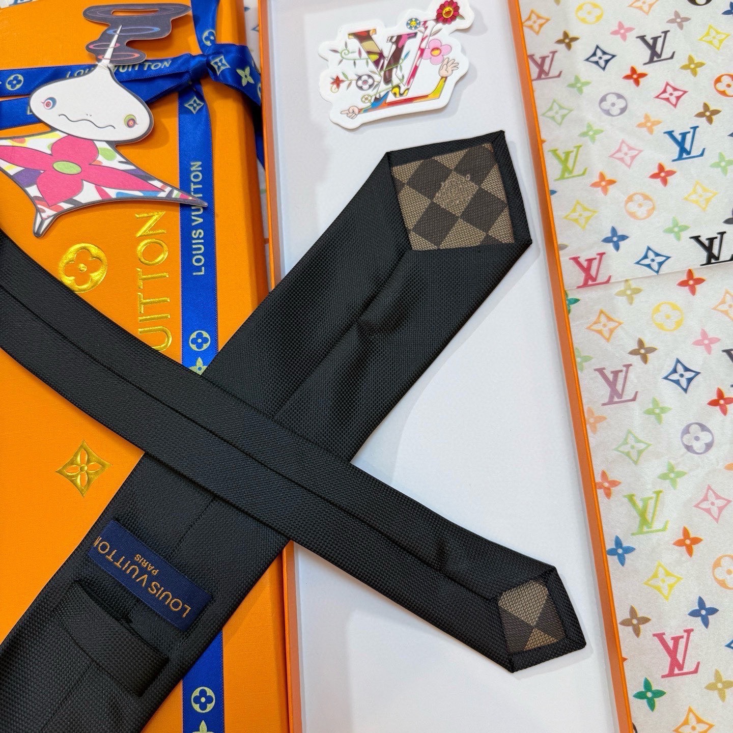 🌾新款Heritage领带 ，LV男士领带系列👔👔，6色，Heritage领带取材细腻桑蚕丝，以简约笔触