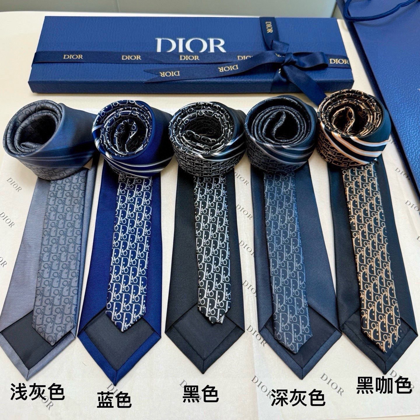🌾 Dior家款新领带 👔👔Dior男士CD提领花带 稀有展现精湛工手与时尚优雅理的想选择，这采款用DO