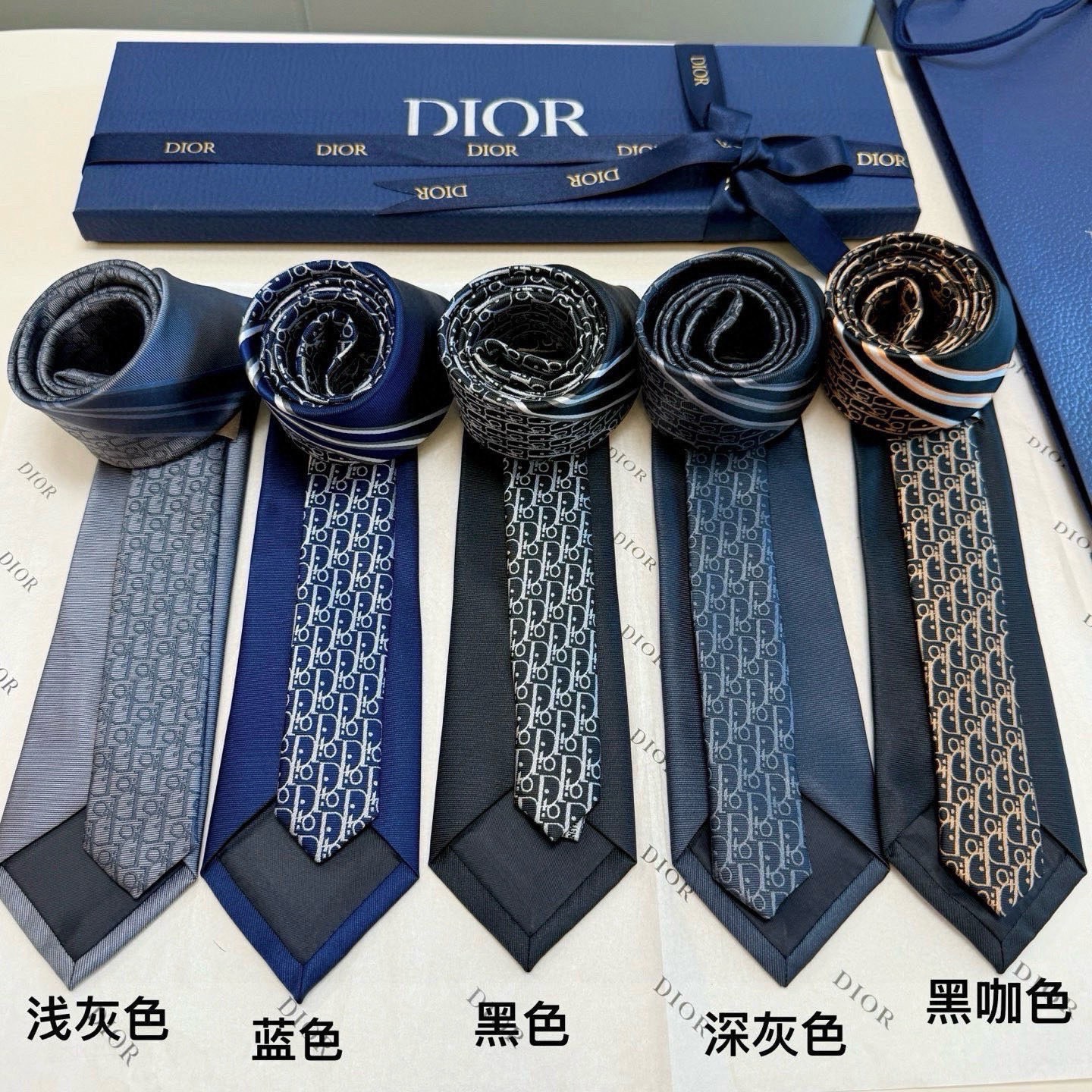 🌾 Dior家款新领带 👔👔Dior男士CD提领花带 稀有展现精湛工手与时尚优雅理的想选择，这采款用DO