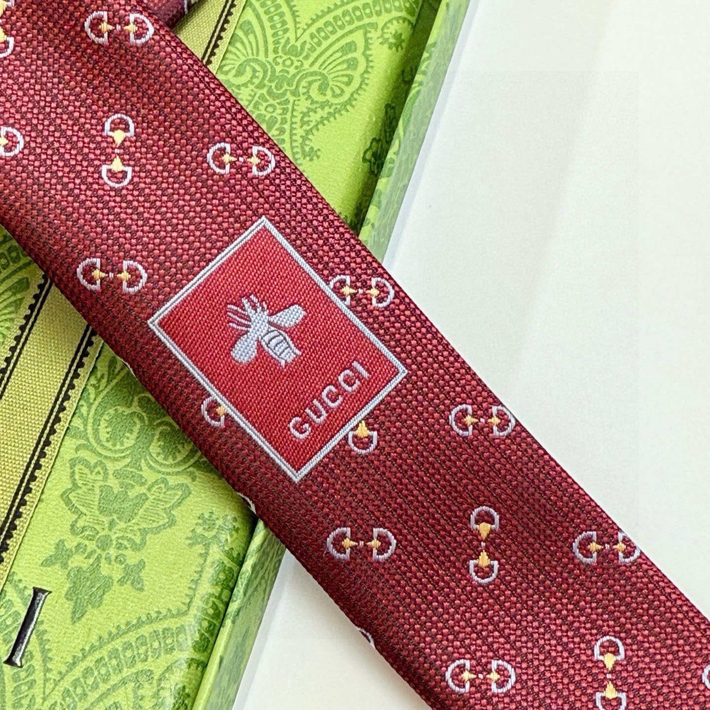 🌾官方同步古奇男款领带【GG马衔扣领带】👔👔，稀有🐝🐝展现精湛手工与时尚优雅的理想选择，这款领带将标志性