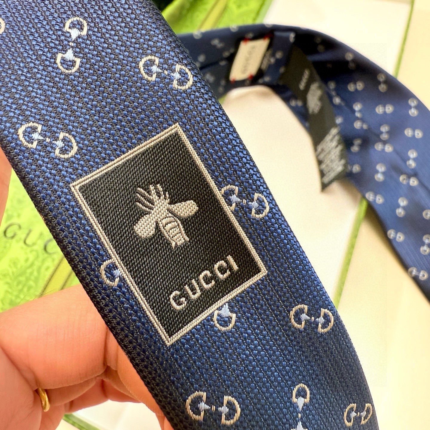 🌾官方同步古奇男款领带【GG马衔扣领带】👔👔，稀有🐝🐝展现精湛手工与时尚优雅的理想选择，这款领带将标志性