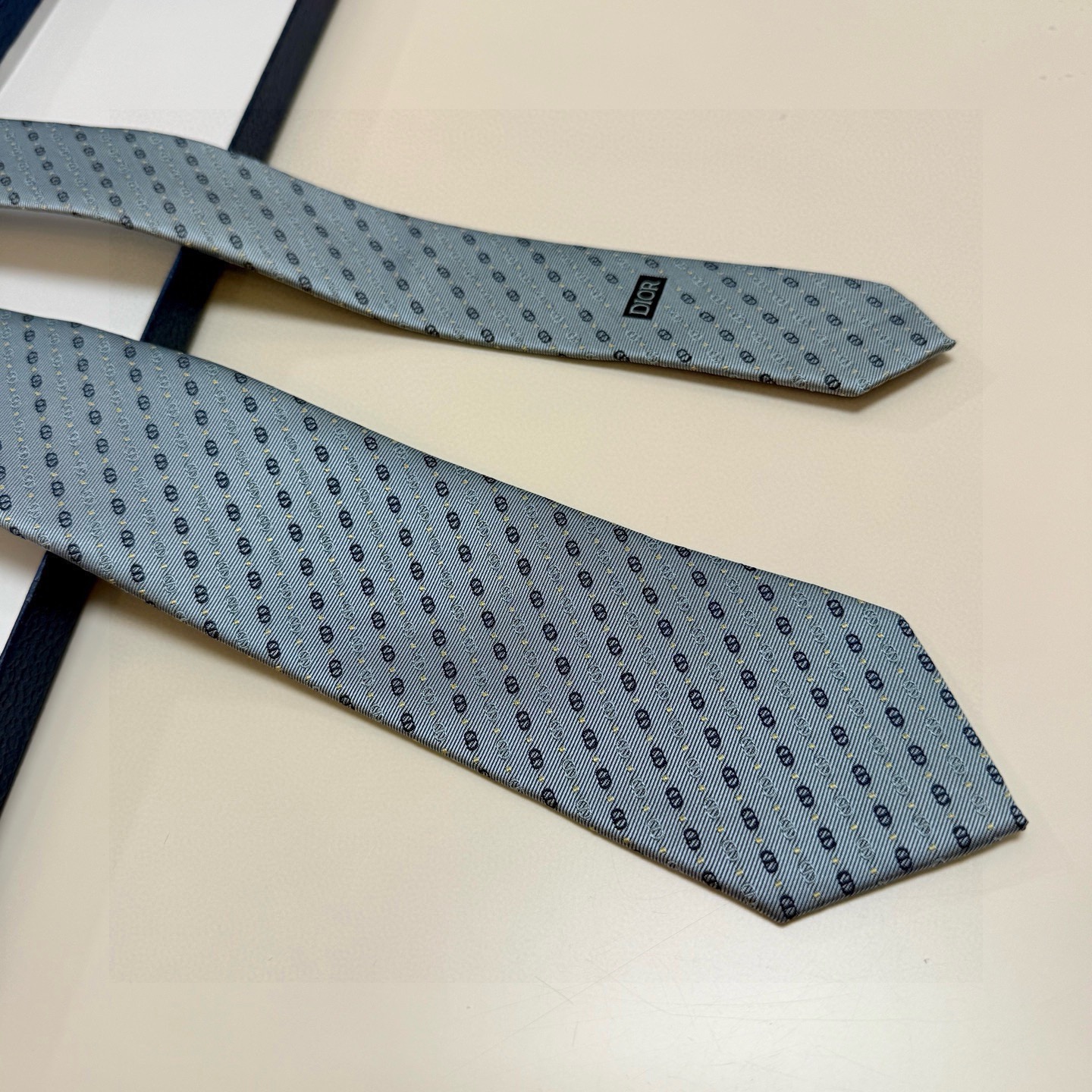 🌾迪奥官方新款领带，CD男士领带4色💖💖 👔👔Dior男士，稀有😻😻展现精湛手工与时尚优雅的理想选择，这