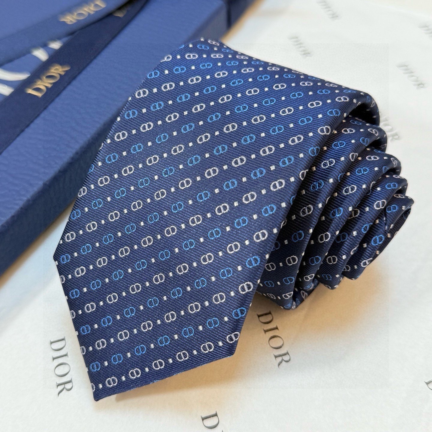 🌾迪奥官方新款领带，CD男士领带4色💖💖 👔👔Dior男士，稀有😻😻展现精湛手工与时尚优雅的理想选择，这