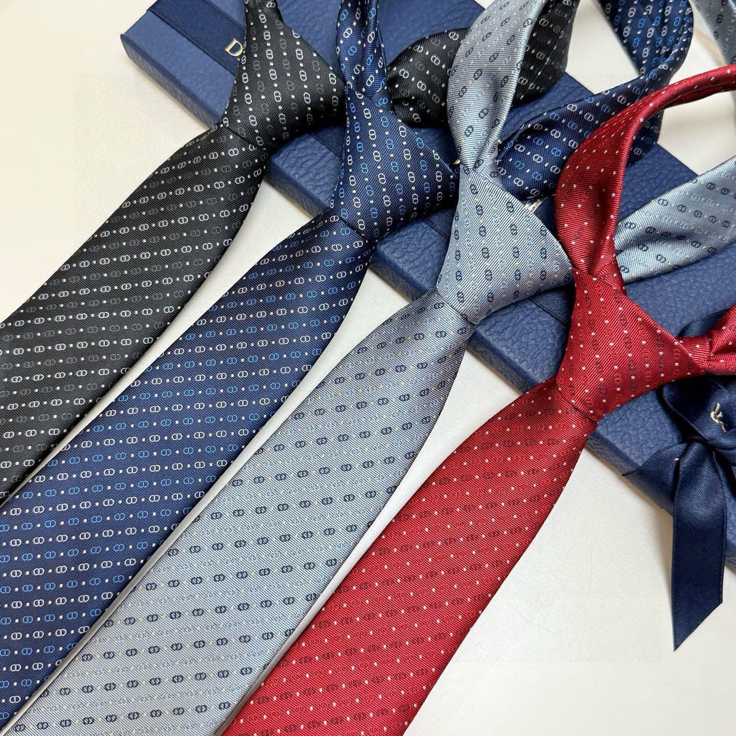 🌾迪奥官方新款领带，CD男士领带4色💖💖 👔👔Dior男士，稀有😻😻展现精湛手工与时尚优雅的理想选择，这