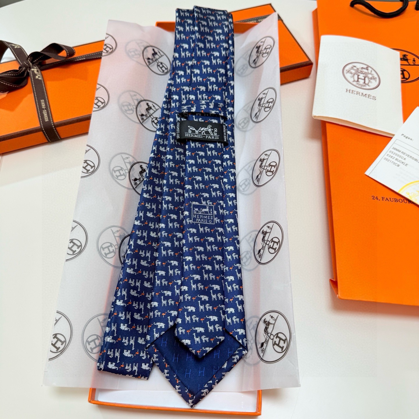 🌾👨‍⚖👨‍✈男士新款领带系列【H大象印花领带】👔👔，稀有H家每年都有一千条不同印花的领带面世，从最初的