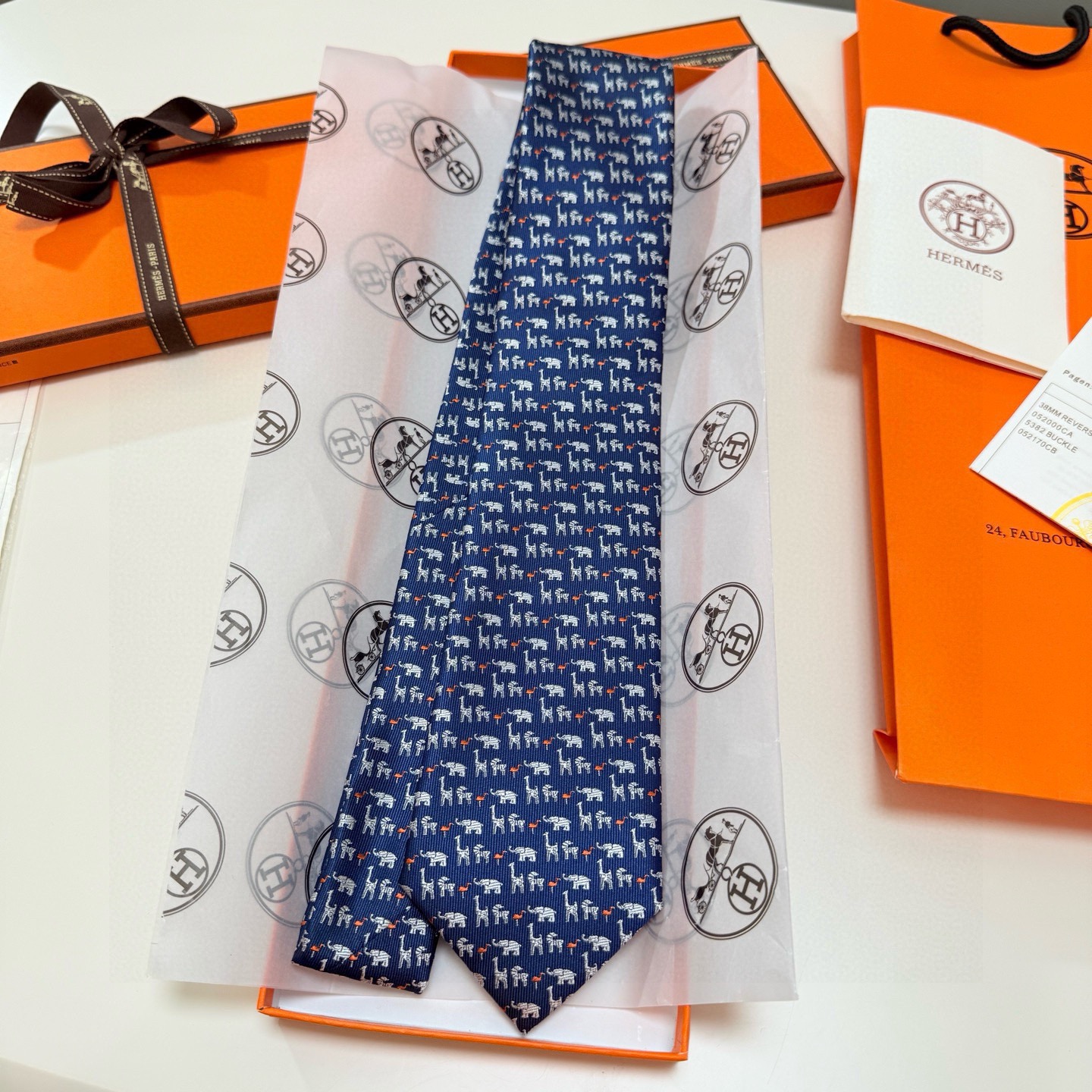 🌾👨‍⚖👨‍✈男士新款领带系列【H大象印花领带】👔👔，稀有H家每年都有一千条不同印花的领带面世，从最初的