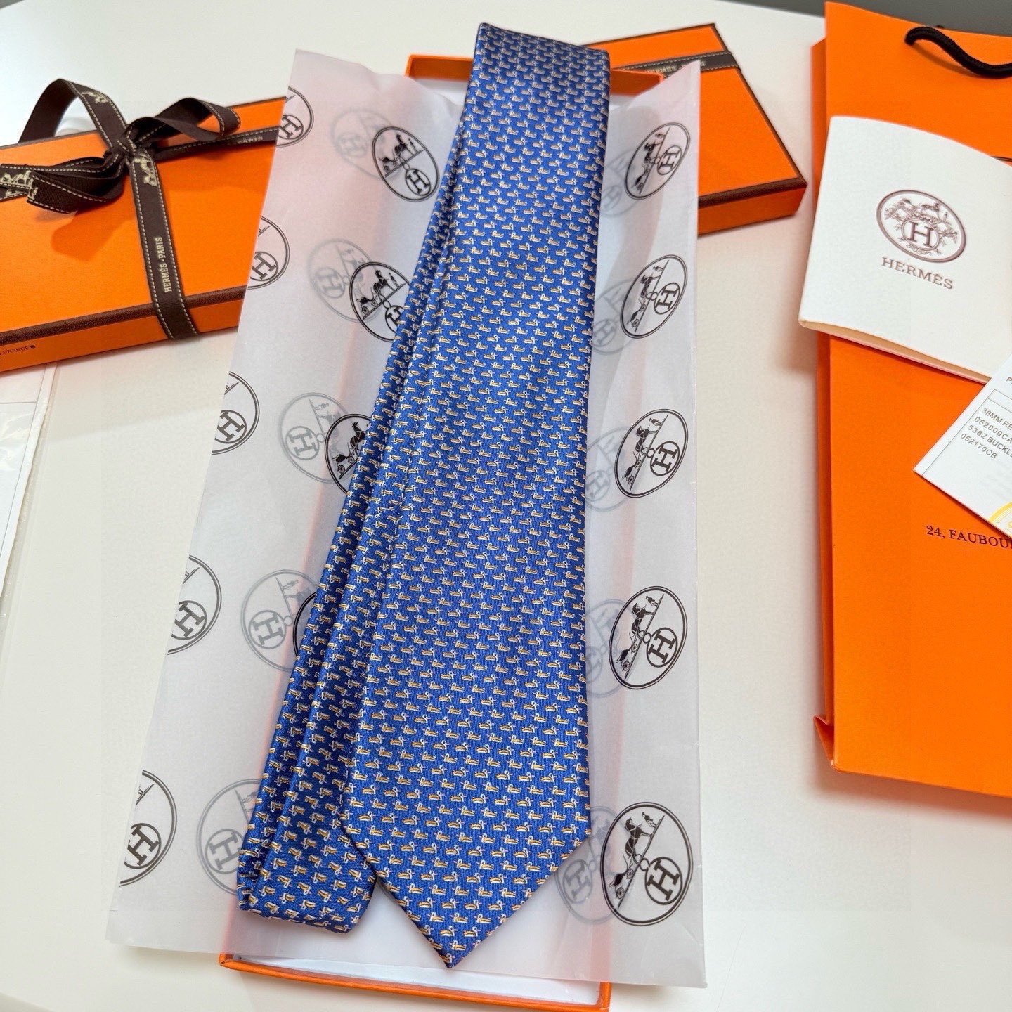 🌾 👨‍⚖👨‍✈男士新款领带系列，稀有H家每年都有一千条不同印花的领带面世，从最初的多以几何图案表现骑术