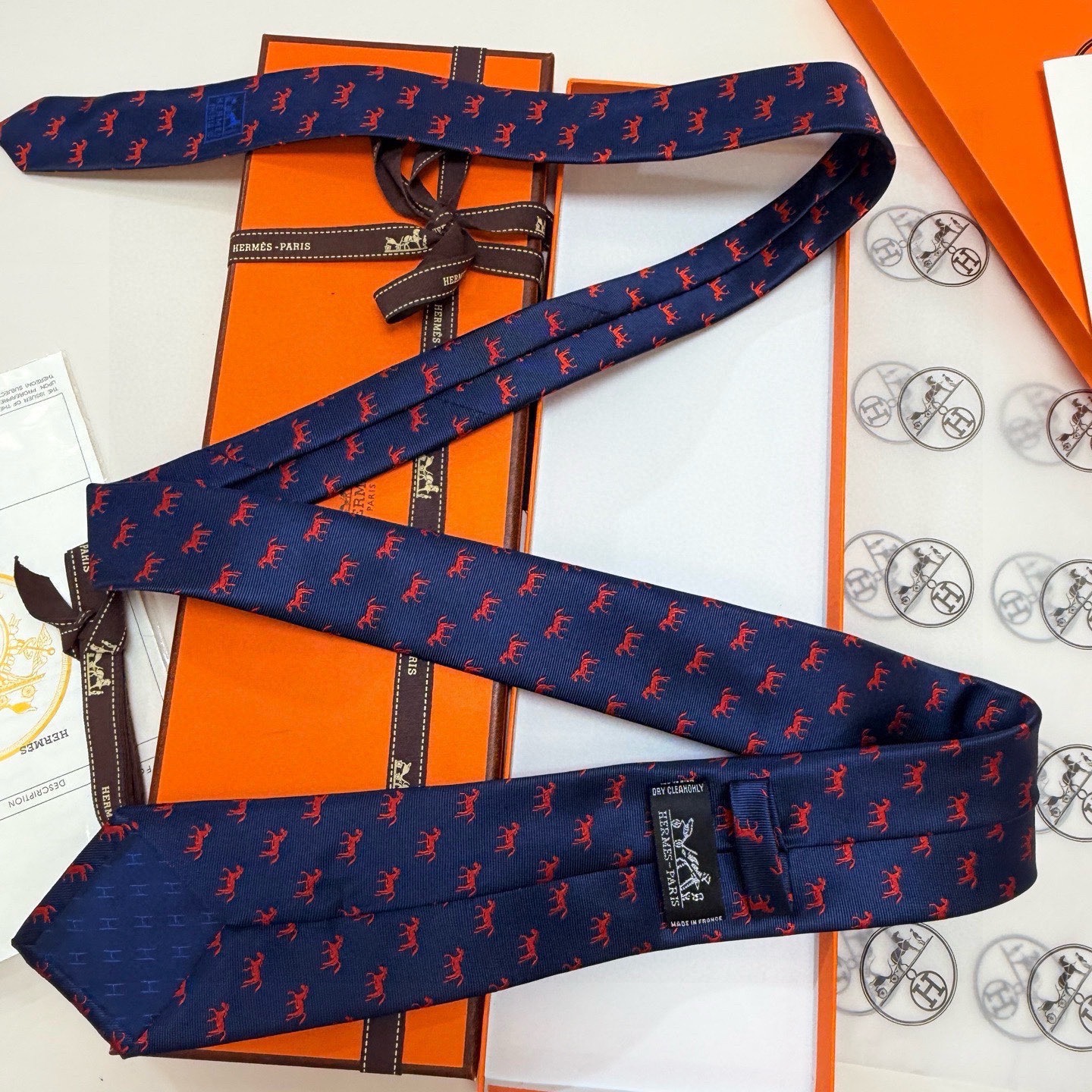 🌾👨‍⚖👨‍✈男士新款领带系列【H骏马图案领带】👔👔，稀有H家每年都有一千条不同印花的领带面世，从最初的