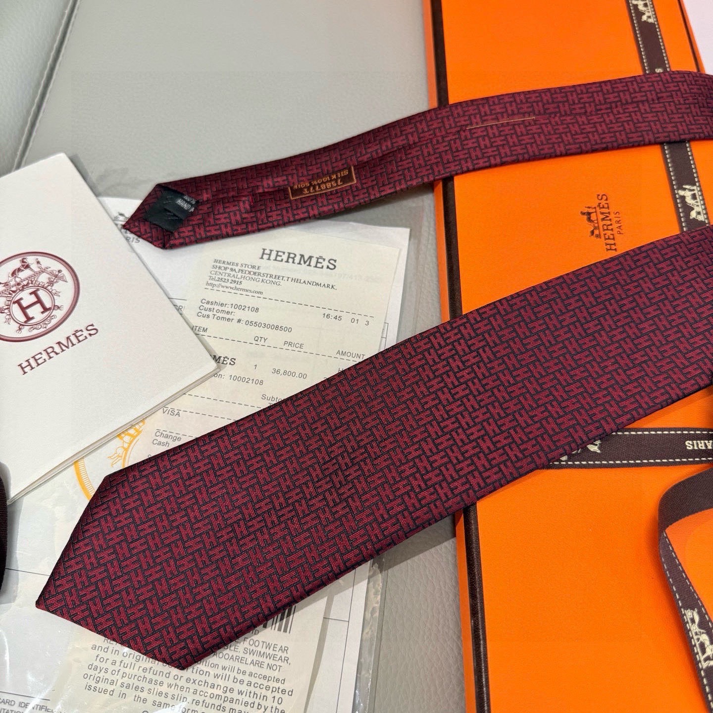 🌾男士新款领带系列【H环形图案领带】👔👔，稀有H家每年都有一千条不同印花的领带面世，从最初的多以几何图案