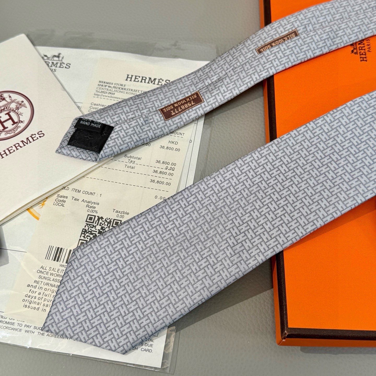 🌾男士新款领带系列【H环形图案领带】👔👔，稀有H家每年都有一千条不同印花的领带面世，从最初的多以几何图案