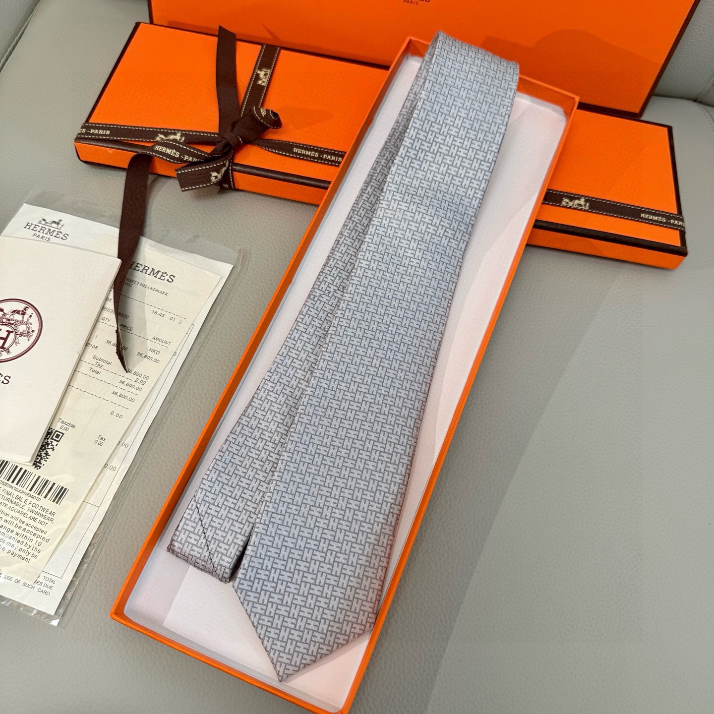 🌾男士新款领带系列【H环形图案领带】👔👔，稀有H家每年都有一千条不同印花的领带面世，从最初的多以几何图案