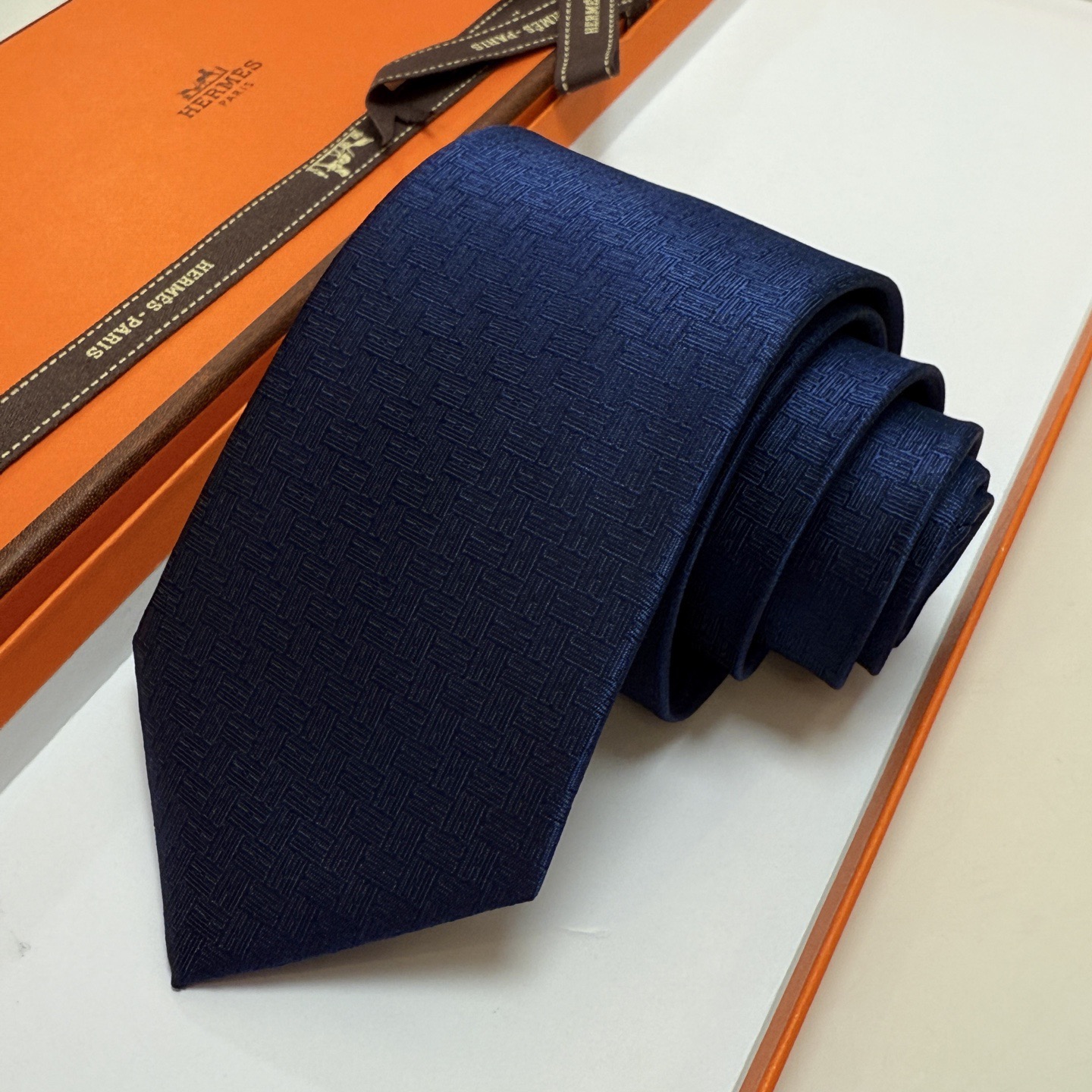 🌾新色，男士新款领带系列【H 24提花领带】👔👔，稀有H家每年都有一千条不同印花的领带面世，从最初的多以