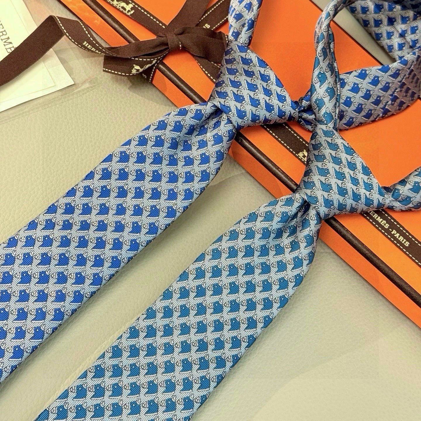 🌾，马头男士领带👔👔，稀有爱马仕家每年都有一千条不同印花的领带面世，从最初的多以几何图案表现骑术活动为主