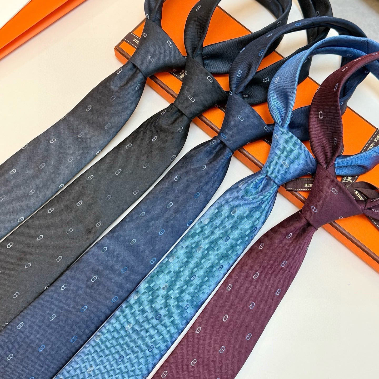 6色到货！🌾 爱马仕官方新款“冬日锚链”领带男士新款领带系列，稀有H家每年都有一千条不同印花的领带面世，