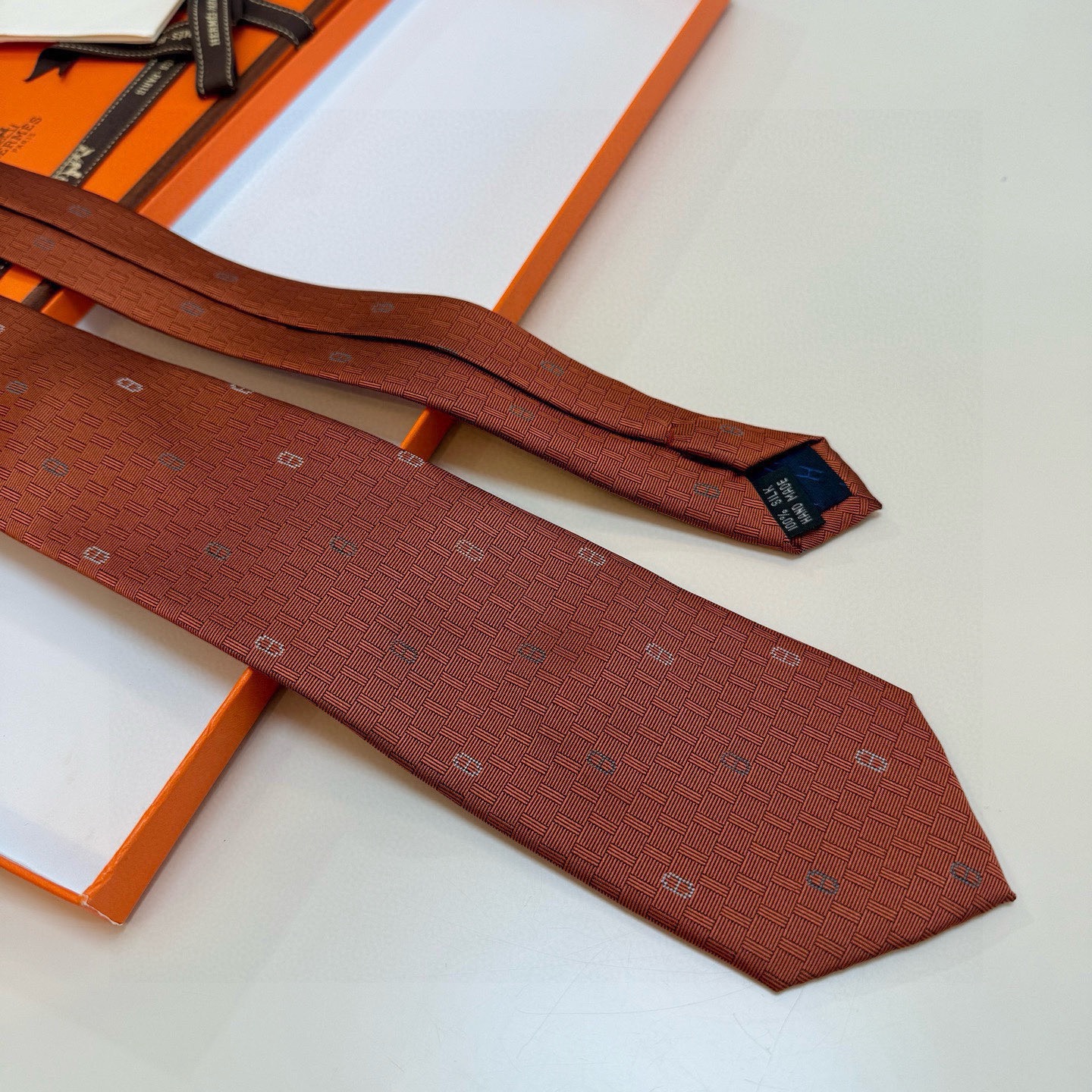6色到货！🌾 爱马仕官方新款“冬日锚链”领带男士新款领带系列，稀有H家每年都有一千条不同印花的领带面世，