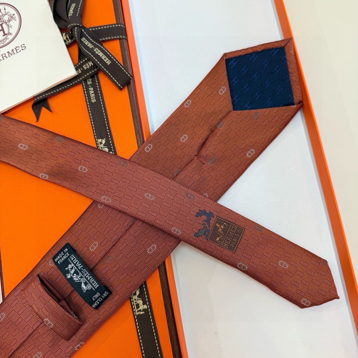 6色到货！🌾 爱马仕官方新款“冬日锚链”领带男士新款领带系列，稀有H家每年都有一千条不同印花的领带面世，