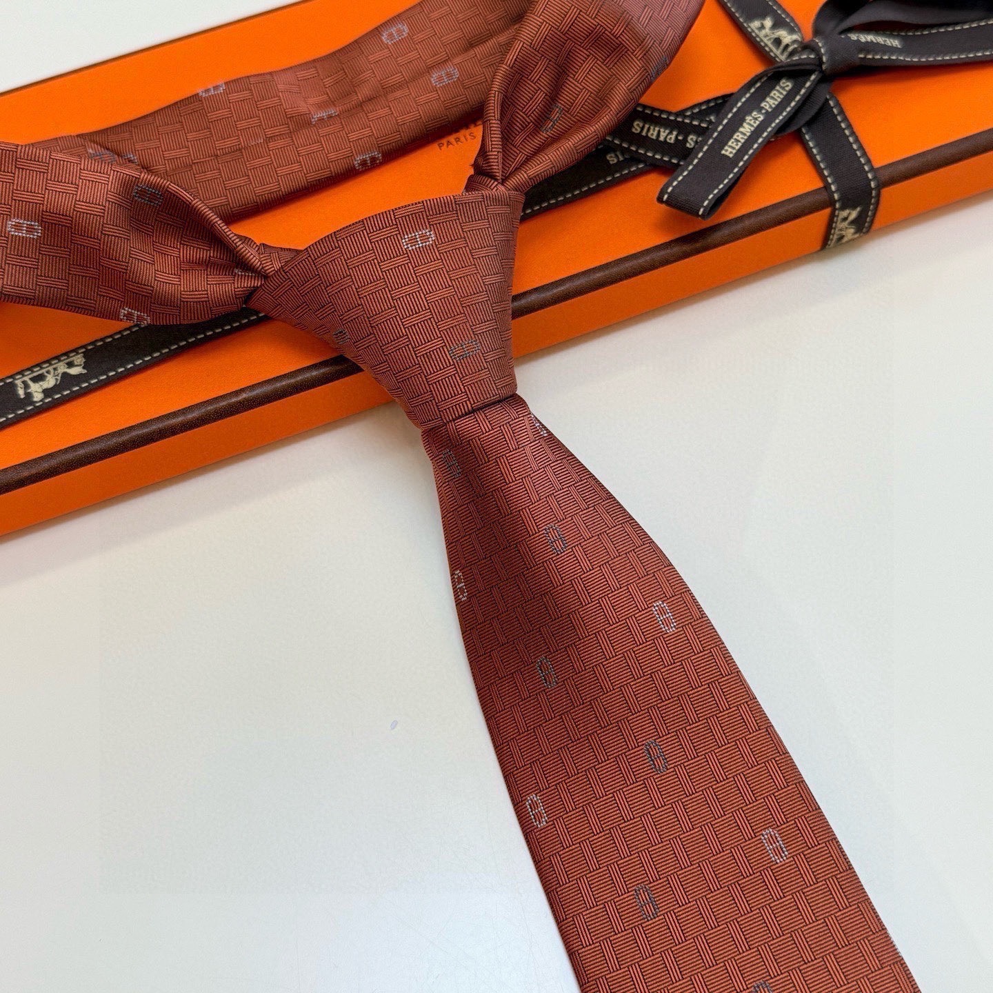 6色到货！🌾 爱马仕官方新款“冬日锚链”领带男士新款领带系列，稀有H家每年都有一千条不同印花的领带面世，