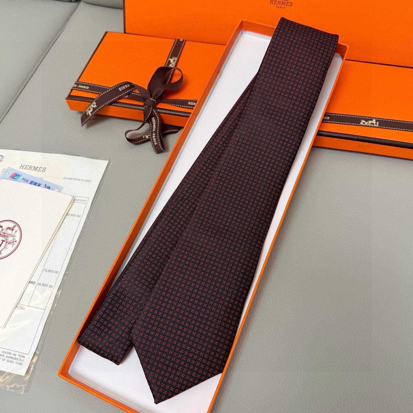 🌾男士新款领带系列【小H字母领带】👔👔，稀有H家每年都有一千条不同印花的领带面世，从最初的多以几何图案表