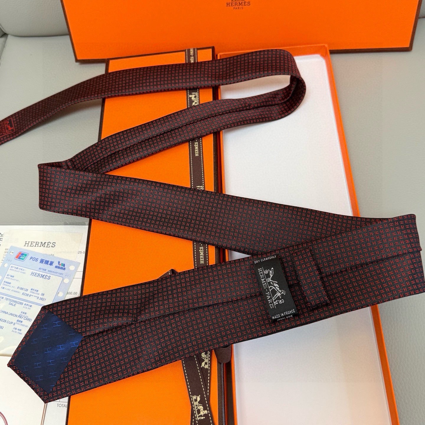 🌾男士新款领带系列【小H字母领带】👔👔，稀有H家每年都有一千条不同印花的领带面世，从最初的多以几何图案表