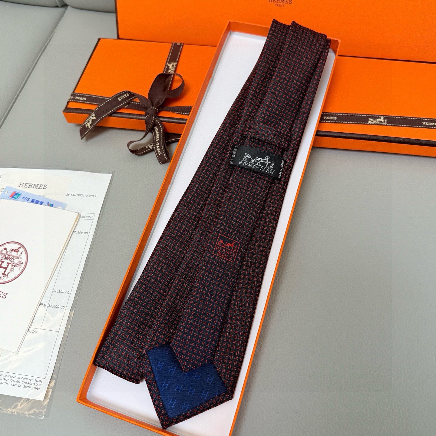 🌾男士新款领带系列【小H字母领带】👔👔，稀有H家每年都有一千条不同印花的领带面世，从最初的多以几何图案表