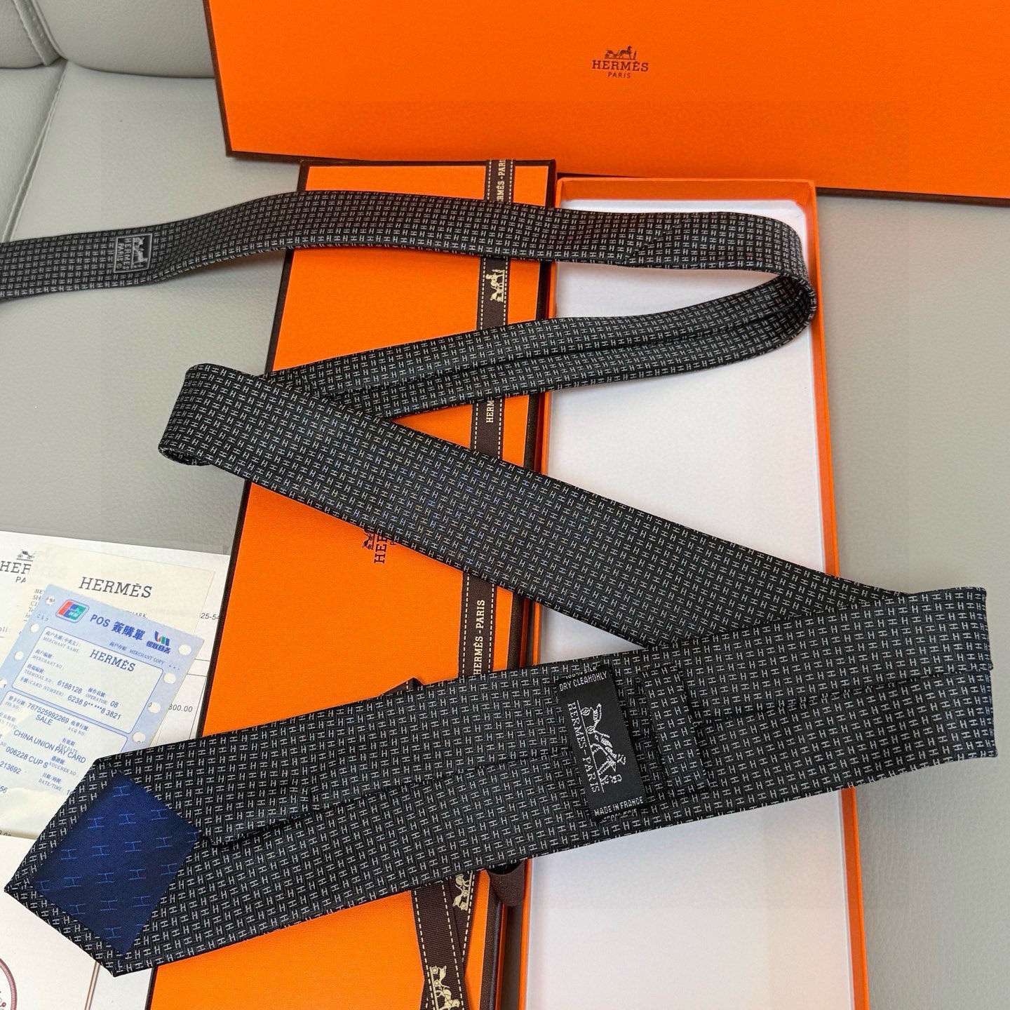 🌾男士新款领带系列【小H字母领带】👔👔，稀有H家每年都有一千条不同印花的领带面世，从最初的多以几何图案表