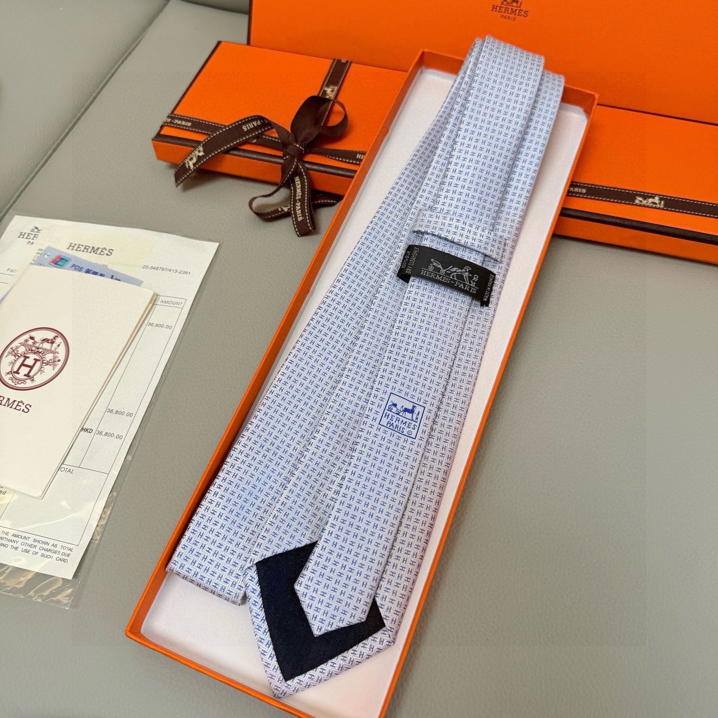 🌾男士新款领带系列【小H字母领带】👔👔，稀有H家每年都有一千条不同印花的领带面世，从最初的多以几何图案表