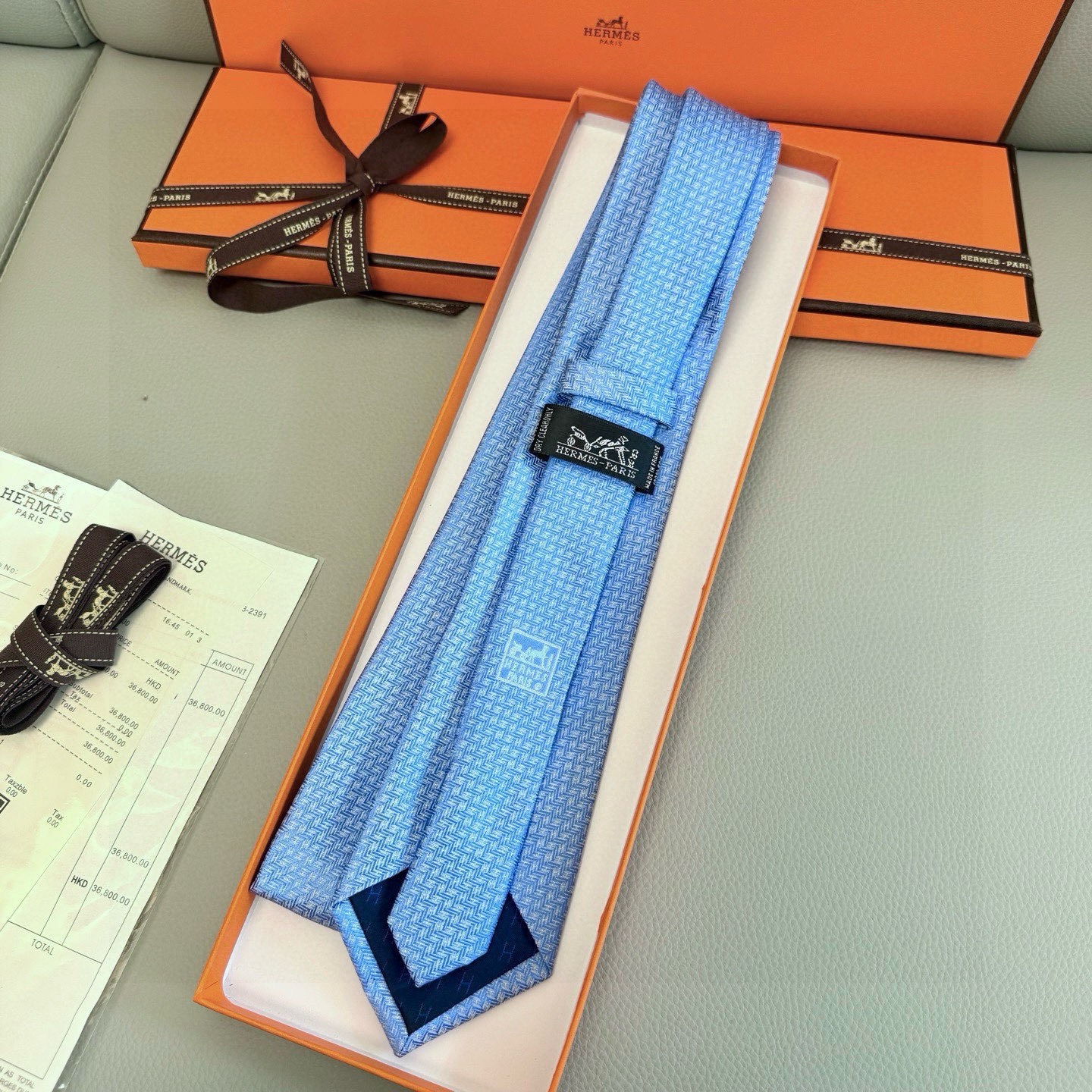 🌾男士新款领带系列【小H字母领带】👔👔，稀有H家每年都有一千条不同印花的领带面世，从最初的多以几何图案表