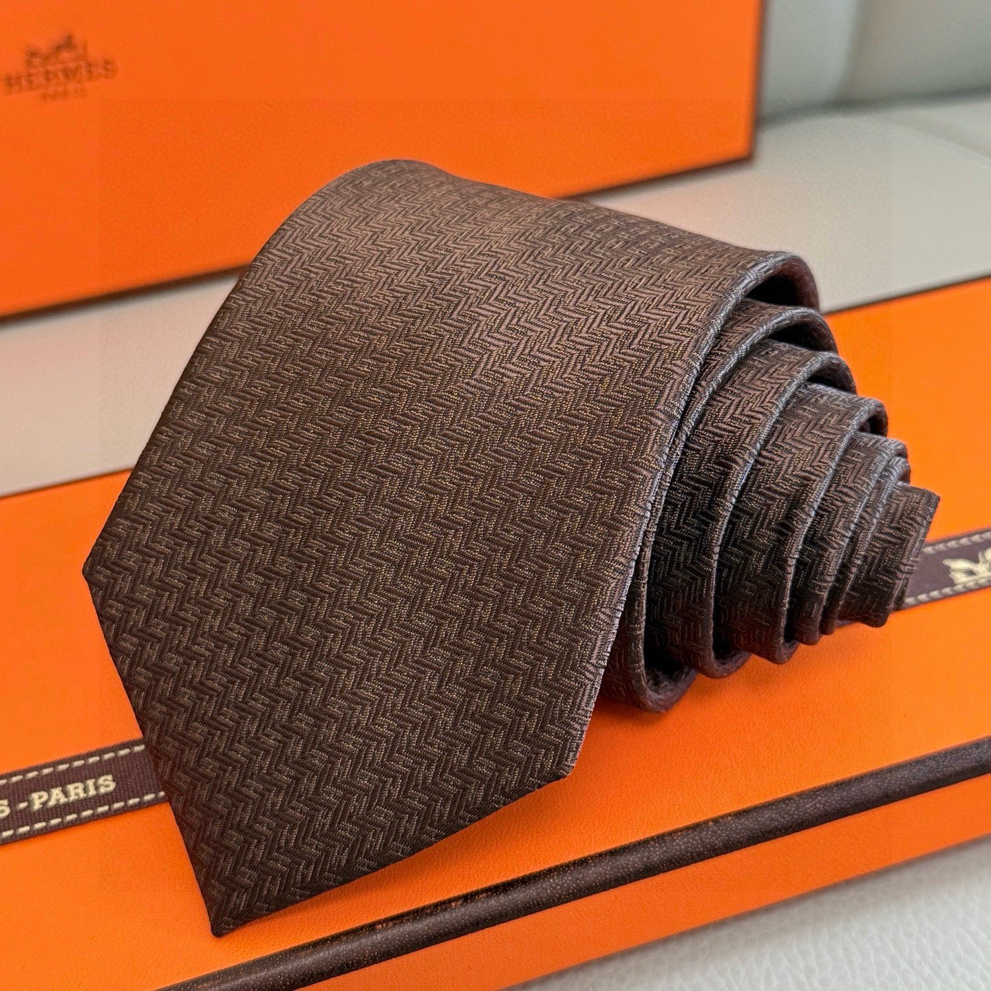 🌾男士新款领带系列【小H字母领带】👔👔，稀有H家每年都有一千条不同印花的领带面世，从最初的多以几何图案表