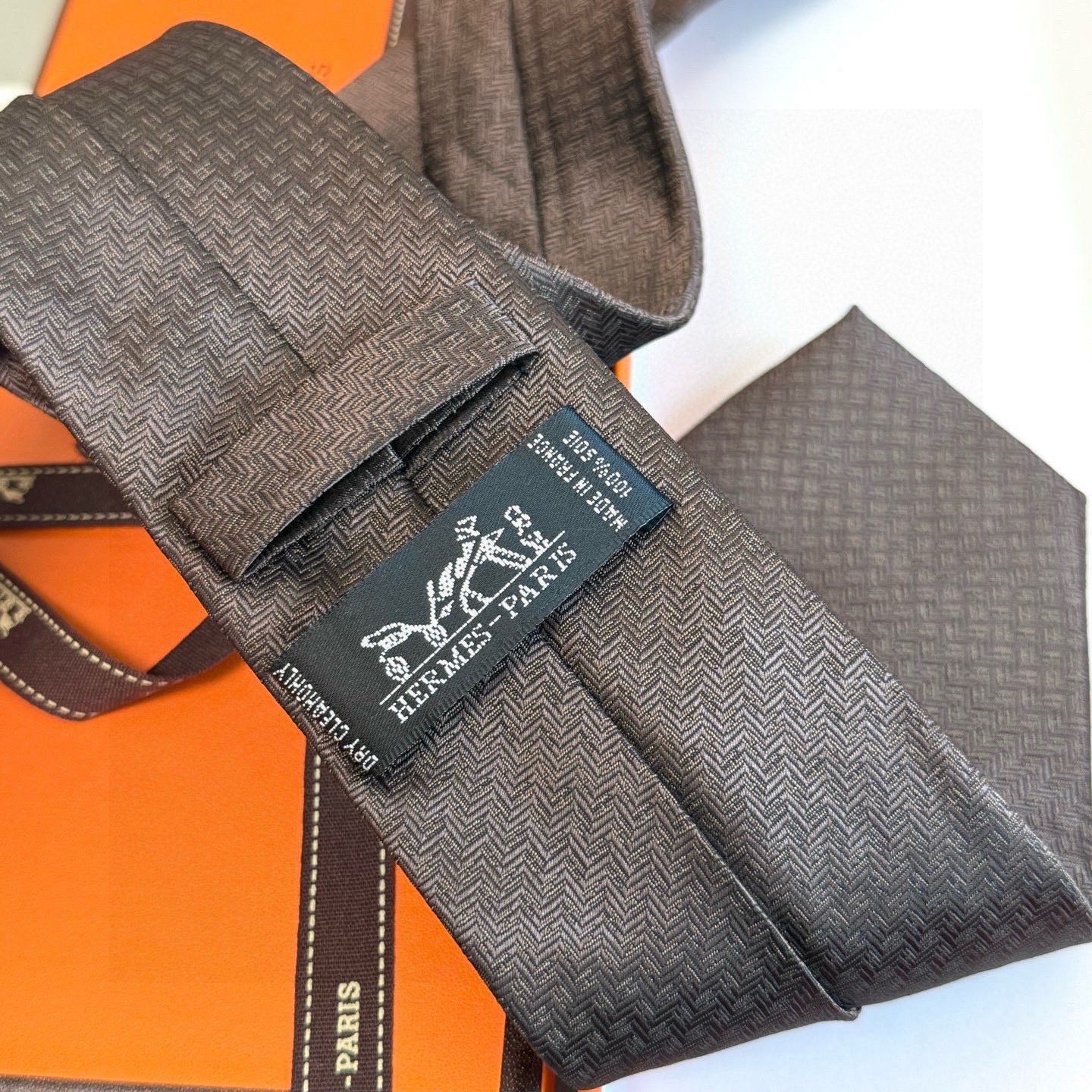 🌾男士新款领带系列【小H字母领带】👔👔，稀有H家每年都有一千条不同印花的领带面世，从最初的多以几何图案表