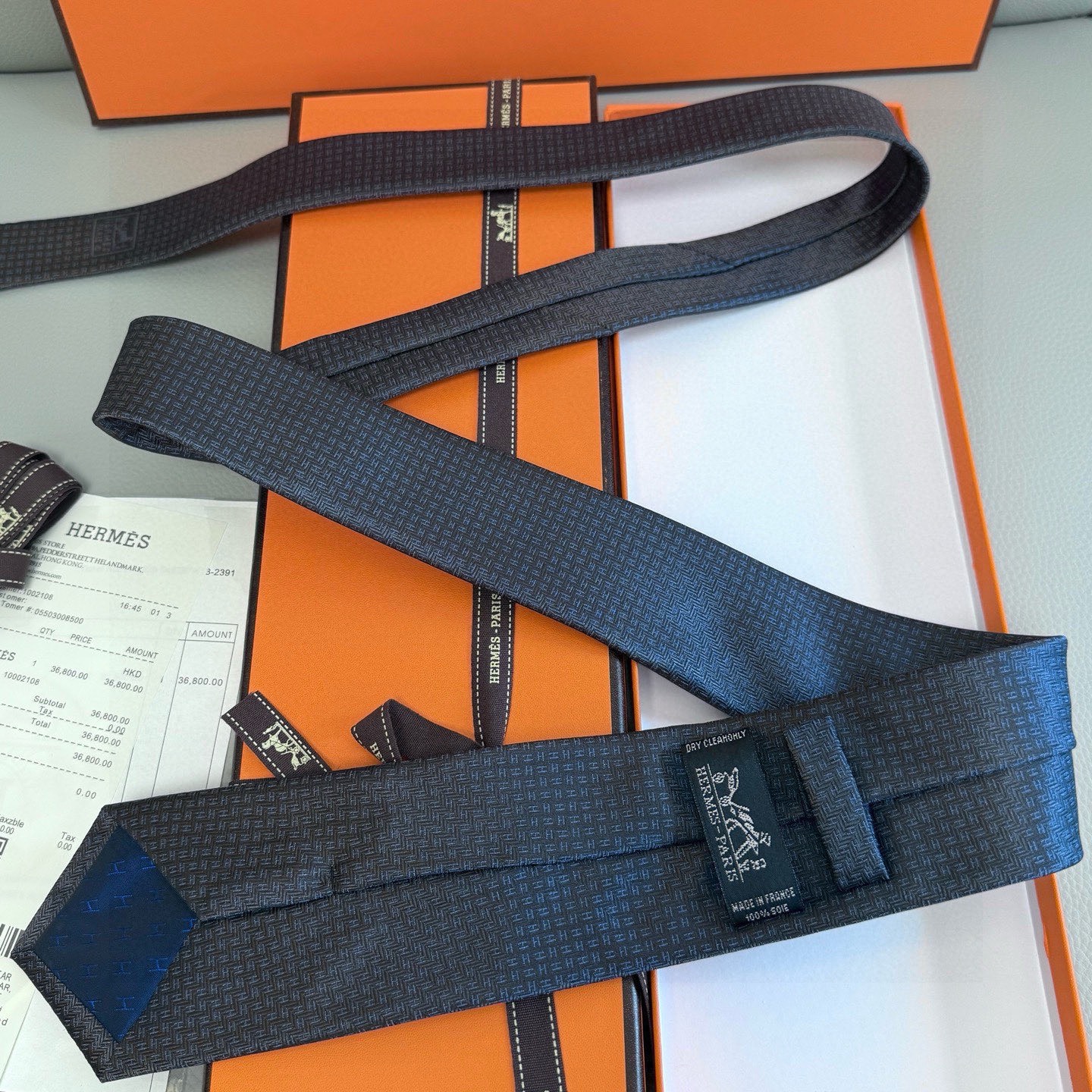 🌾男士新款领带系列【小H字母领带】👔👔，稀有H家每年都有一千条不同印花的领带面世，从最初的多以几何图案表