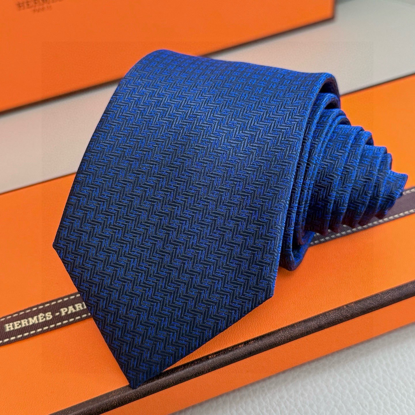 🌾男士新款领带系列【小H字母领带】👔👔，稀有H家每年都有一千条不同印花的领带面世，从最初的多以几何图案表