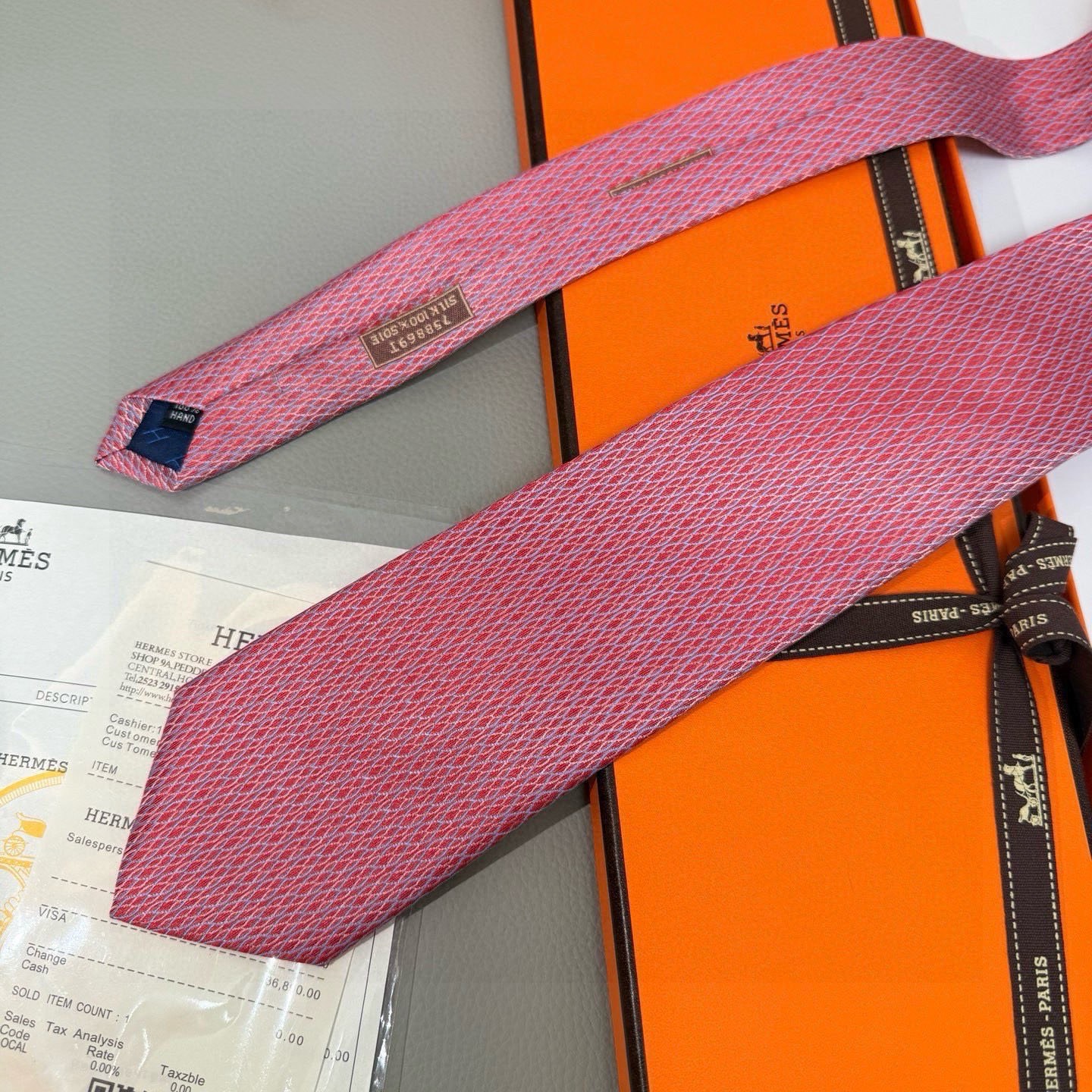 🌾👨‍✈男士新款领带系列【H网状印花领带】👔👔，稀有H家每年都有一千条不同印花的领带面世，从最初的多以几