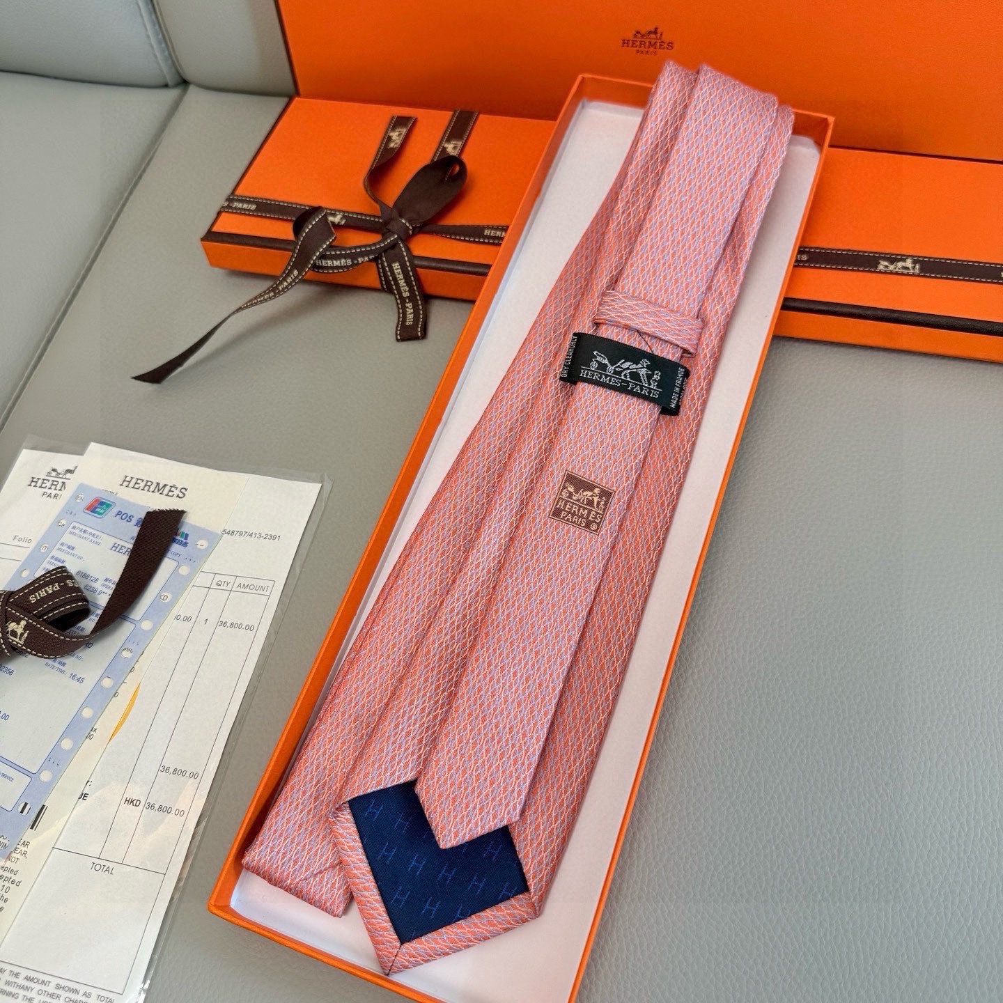 🌾👨‍✈男士新款领带系列【H网状印花领带】👔👔，稀有H家每年都有一千条不同印花的领带面世，从最初的多以几