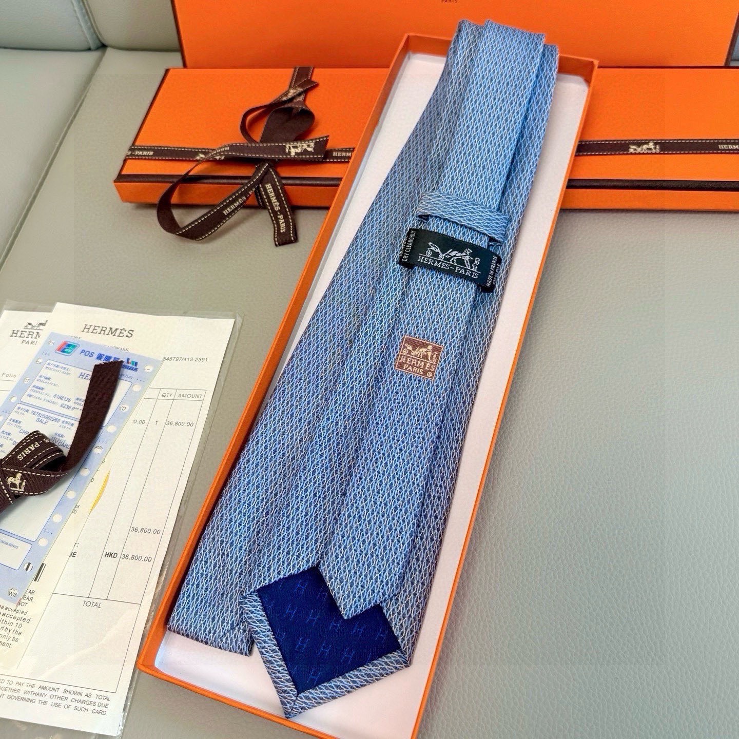 🌾👨‍✈男士新款领带系列【H网状印花领带】👔👔，稀有H家每年都有一千条不同印花的领带面世，从最初的多以几