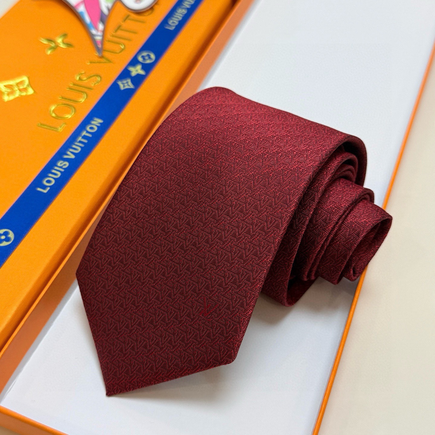 🌾新款Lv领带，5色！LV男士领带系列👔👔，稀有😻😻展现精湛手工与时尚优雅的理想选择，此款真丝织就的Di