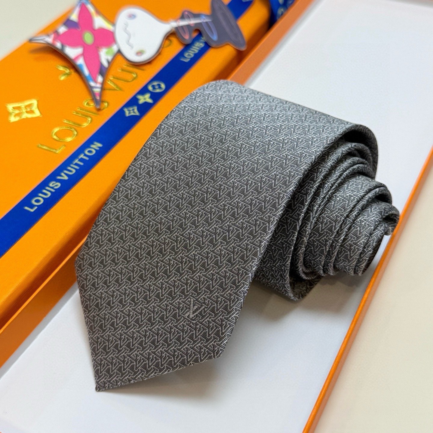 🌾新款Lv领带，5色！LV男士领带系列👔👔，稀有😻😻展现精湛手工与时尚优雅的理想选择，此款真丝织就的Di