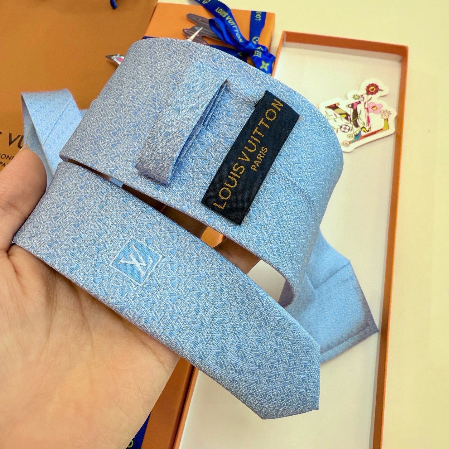 🌾新款Lv领带，5色！LV男士领带系列👔👔，稀有😻😻展现精湛手工与时尚优雅的理想选择，此款真丝织就的Di