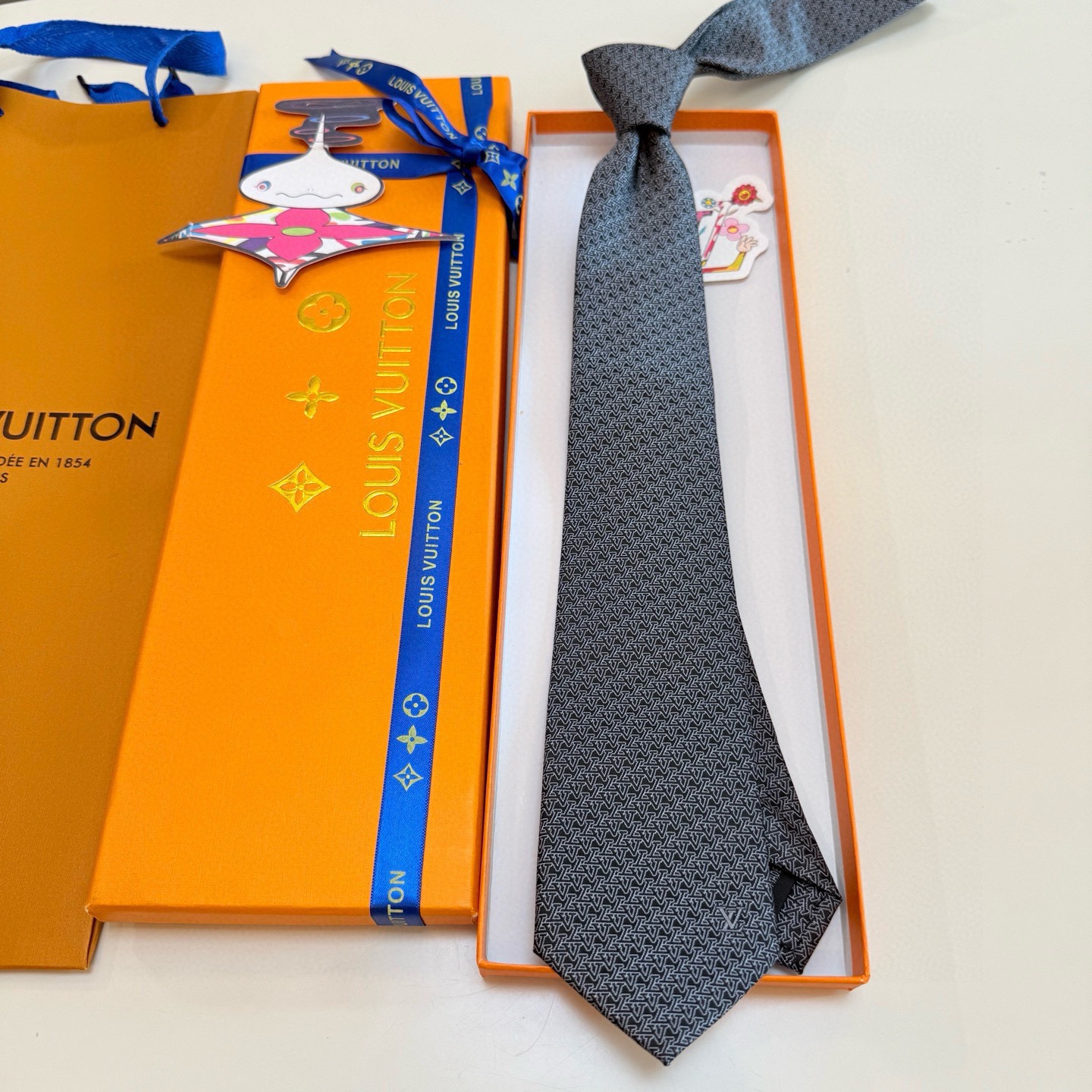 🌾新款Lv领带，5色！LV男士领带系列👔👔，稀有😻😻展现精湛手工与时尚优雅的理想选择，此款真丝织就的Di