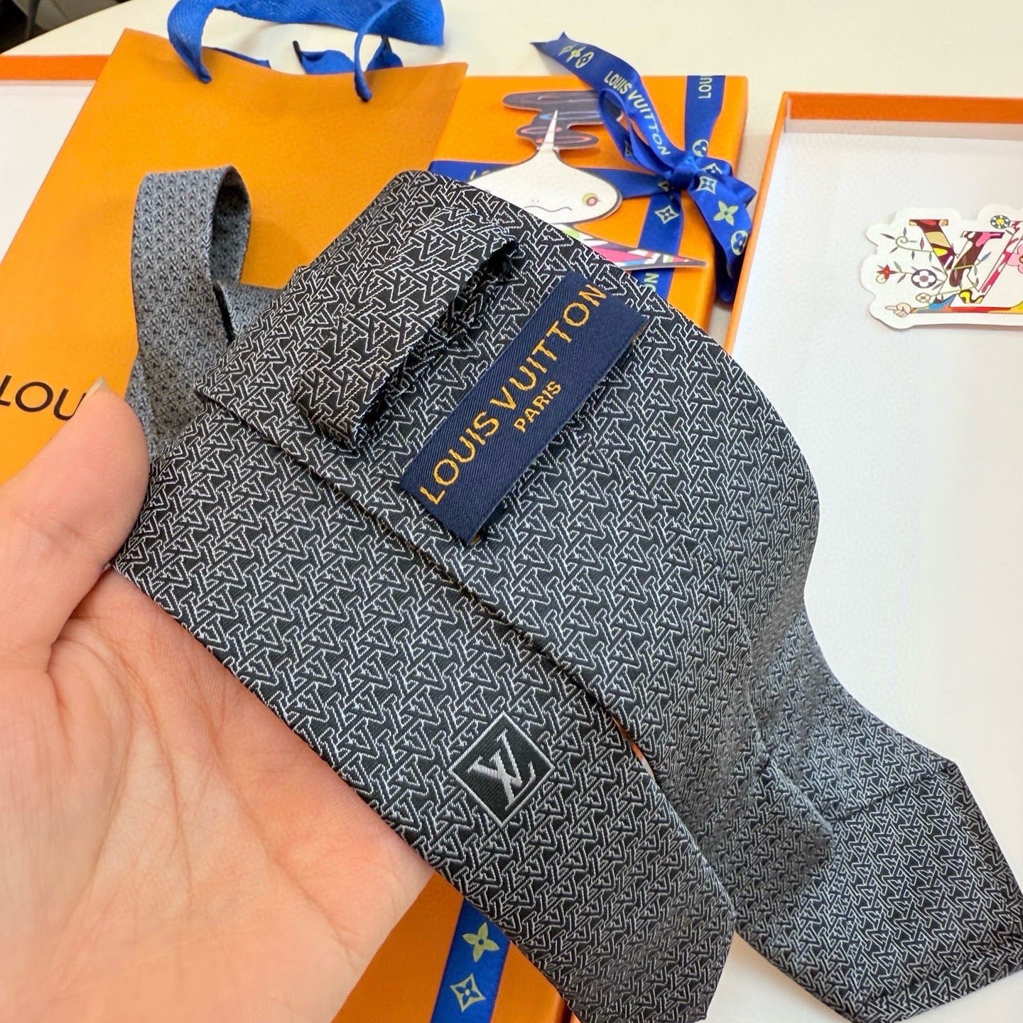 🌾新款Lv领带，5色！LV男士领带系列👔👔，稀有😻😻展现精湛手工与时尚优雅的理想选择，此款真丝织就的Di