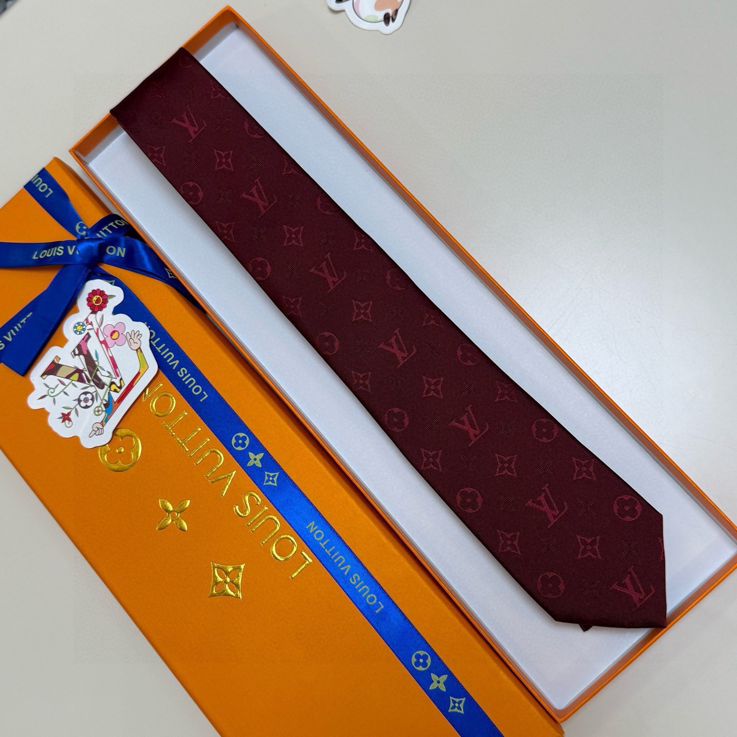 🌾LV男士领带系列👔👔，稀有😻😻展现精湛手工与时尚优雅的理想选择，此款真丝织就的Diamonds V领带