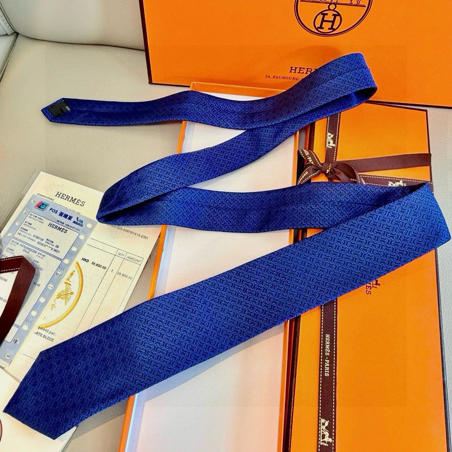 🌾男士新款领带系列【H环形图案领带】👔👔，稀有H家每年都有一千条不同印花的领带面世，从最初的多以几何图案