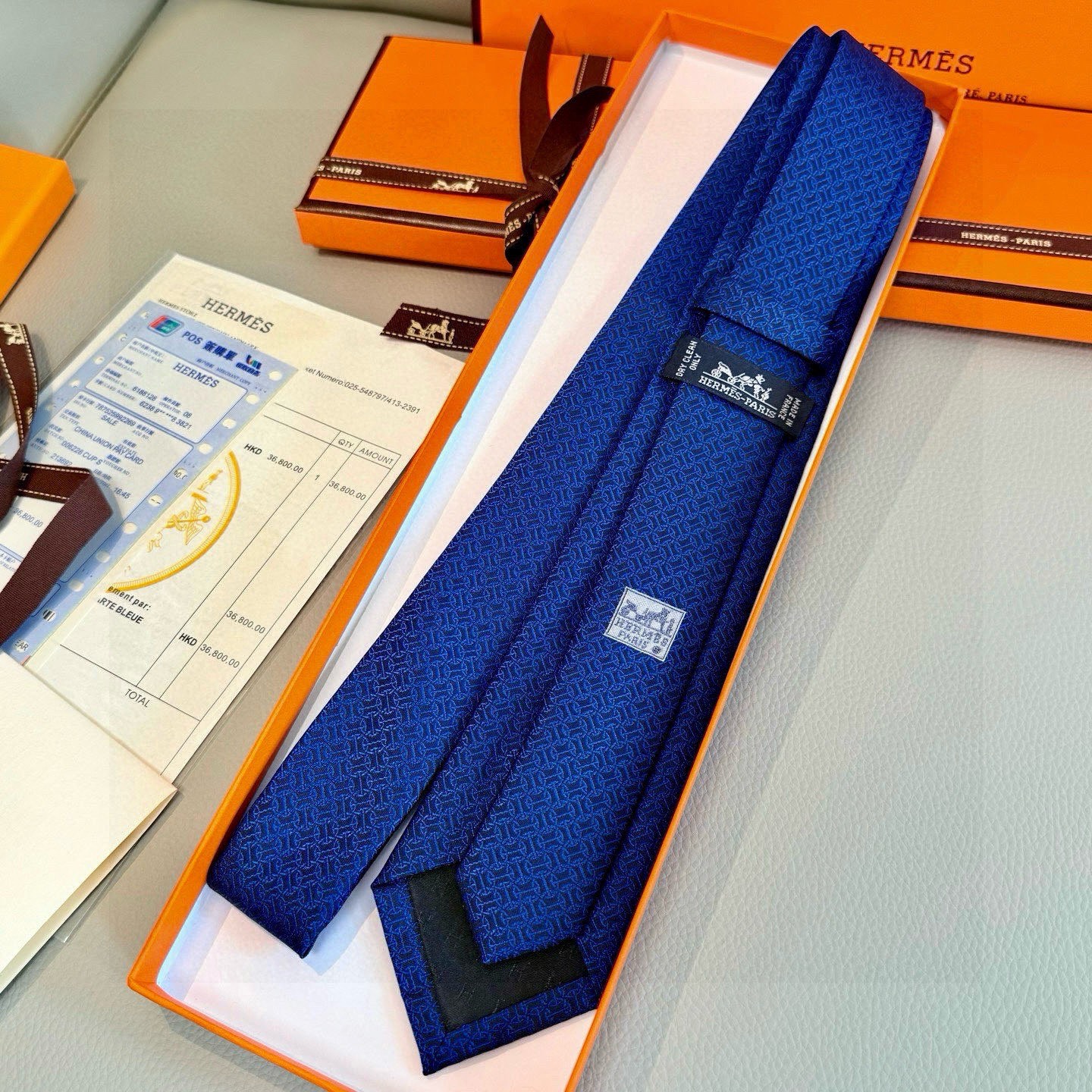 🌾男士新款领带系列【H环形图案领带】👔👔，稀有H家每年都有一千条不同印花的领带面世，从最初的多以几何图案