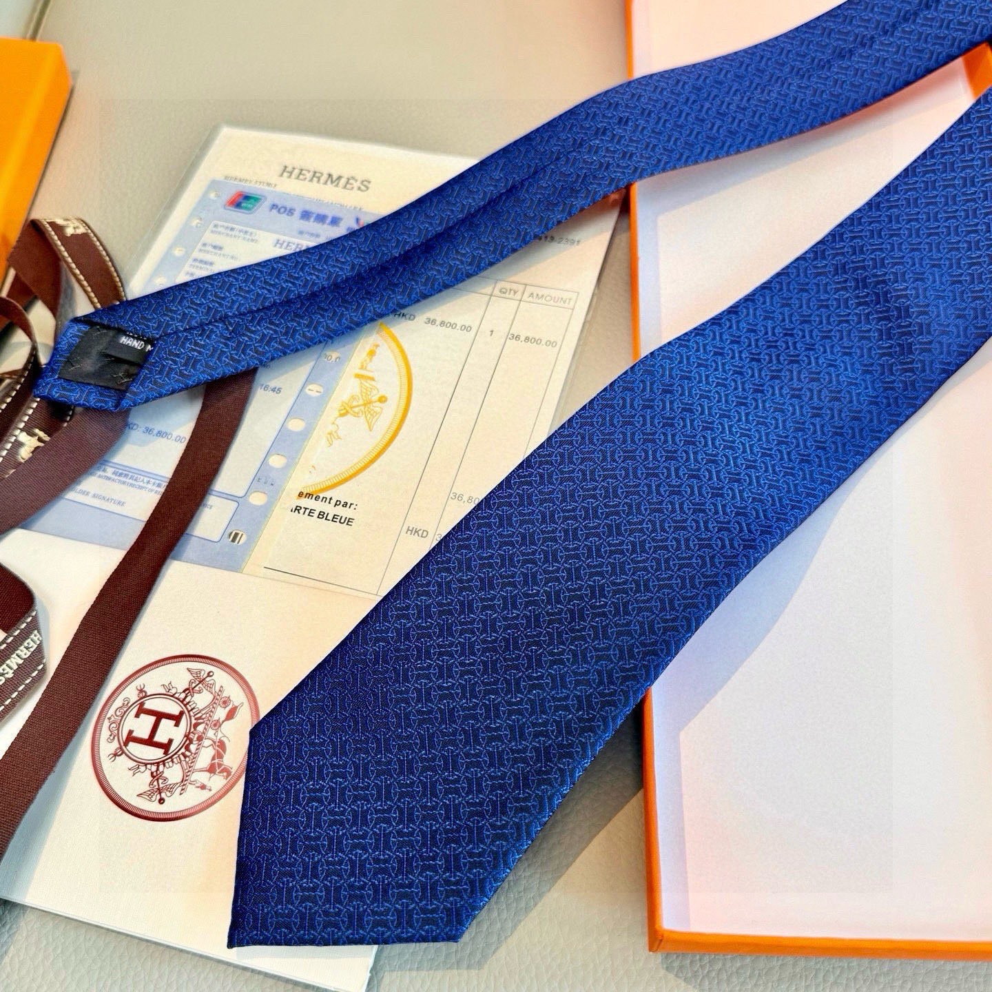 🌾男士新款领带系列【H环形图案领带】👔👔，稀有H家每年都有一千条不同印花的领带面世，从最初的多以几何图案