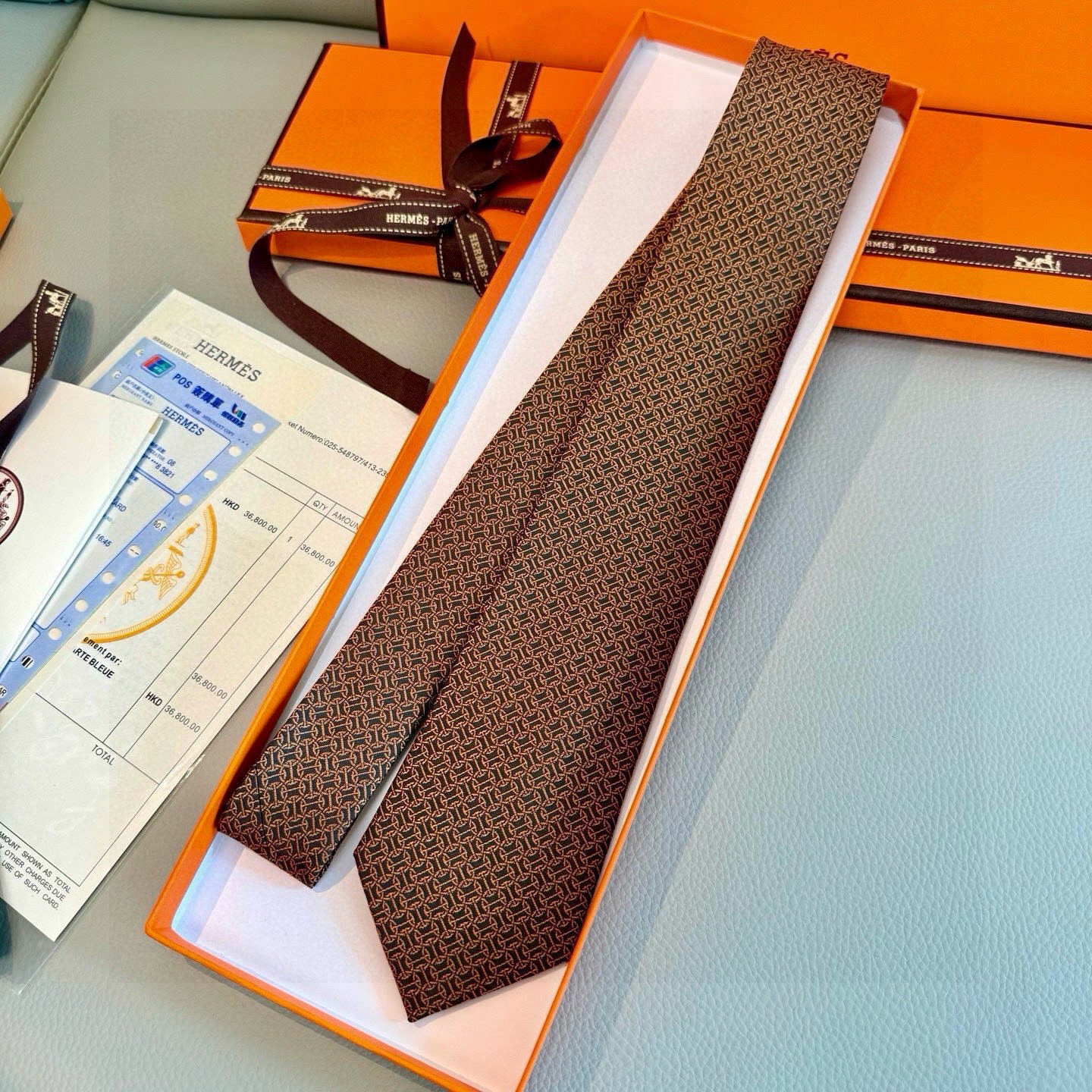 🌾男士新款领带系列【H环形图案领带】👔👔，稀有H家每年都有一千条不同印花的领带面世，从最初的多以几何图案