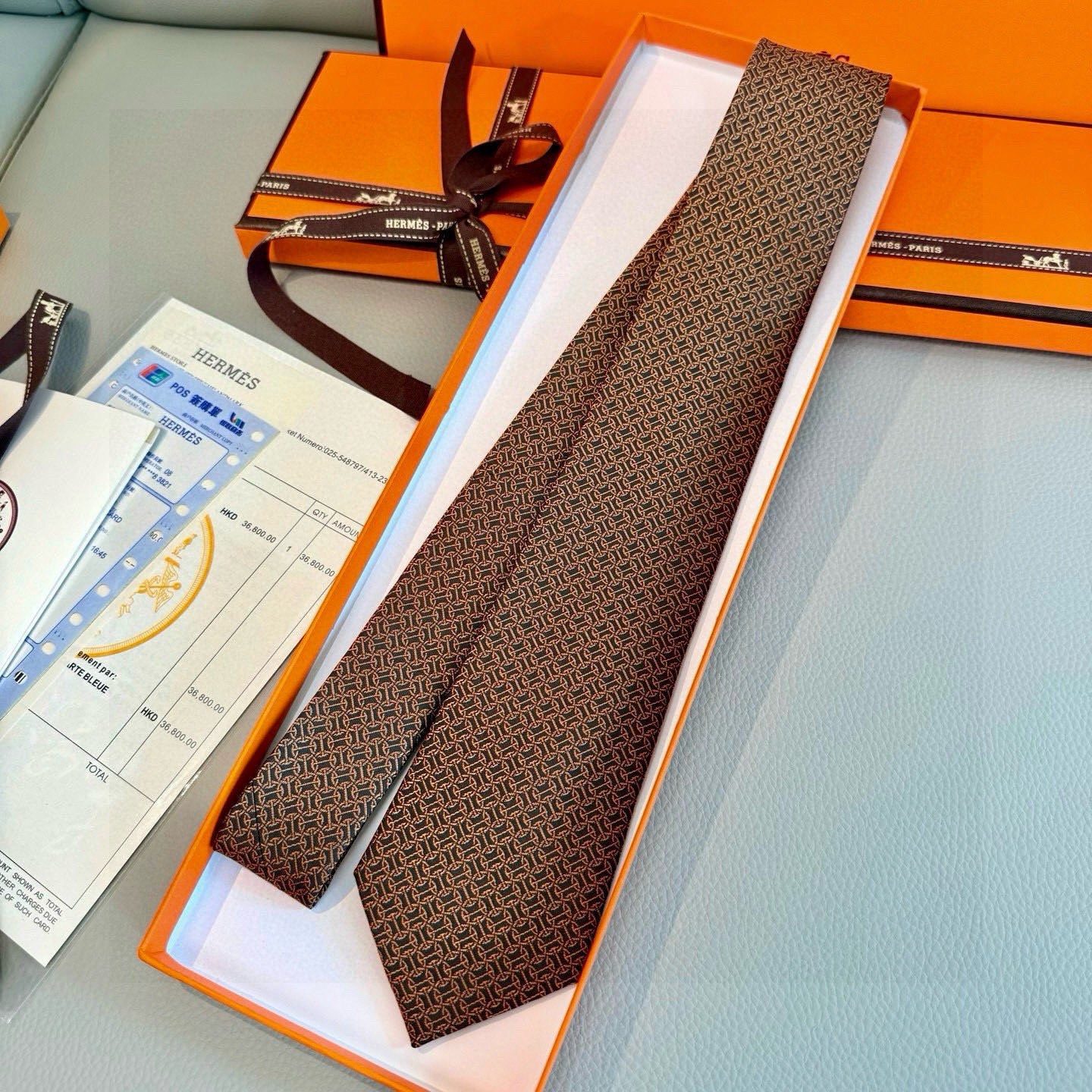 🌾男士新款领带系列【H环形图案领带】👔👔，稀有H家每年都有一千条不同印花的领带面世，从最初的多以几何图案