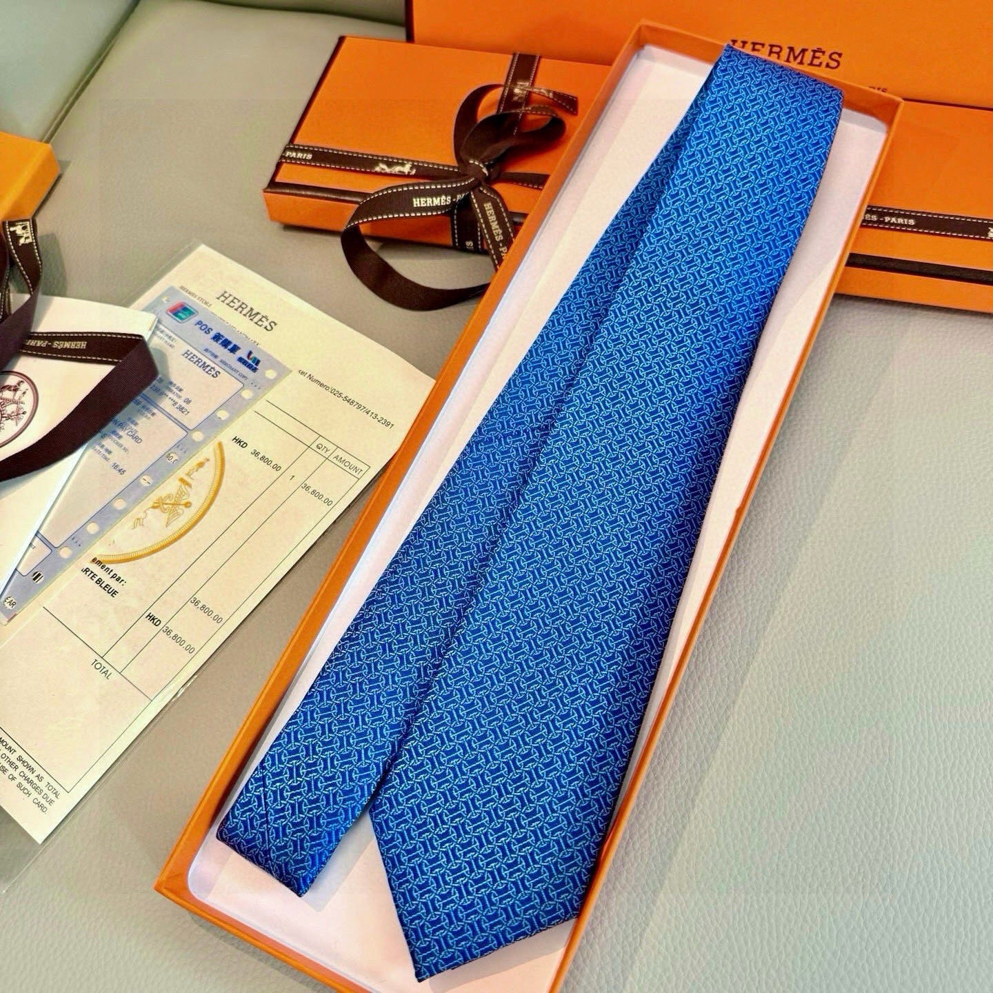 🌾男士新款领带系列【H环形图案领带】👔👔，稀有H家每年都有一千条不同印花的领带面世，从最初的多以几何图案