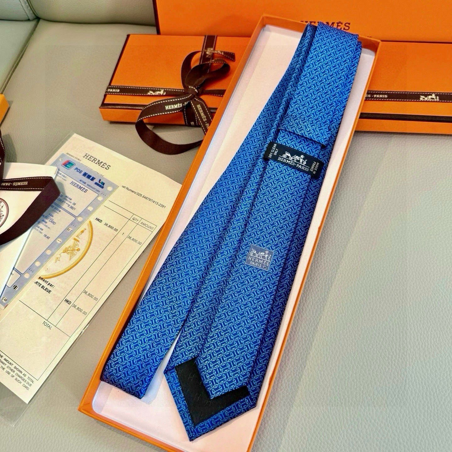 🌾男士新款领带系列【H环形图案领带】👔👔，稀有H家每年都有一千条不同印花的领带面世，从最初的多以几何图案