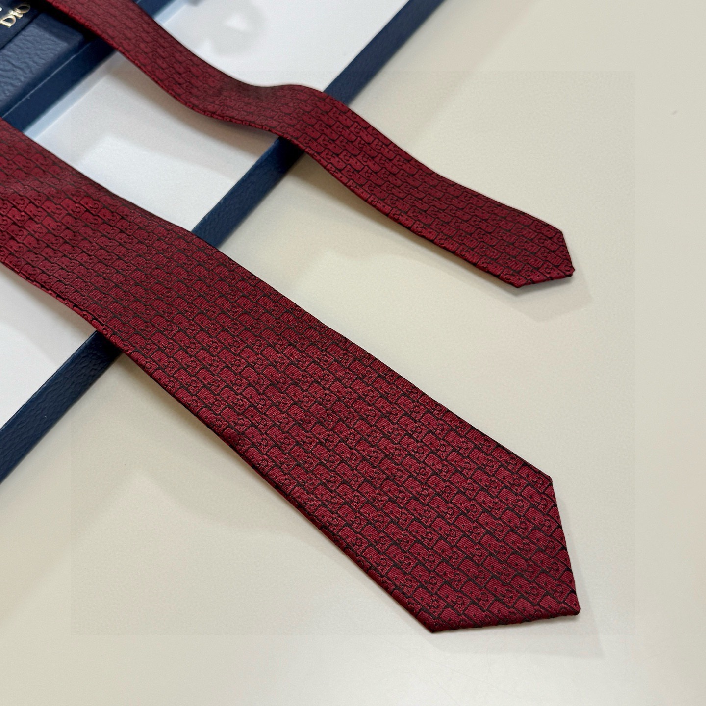 🌾爆款到Dior新款领带 💖💖👔👔Dior男士【Do字母印花领带】，稀有😻😻展现精湛手工与时尚优雅的理想