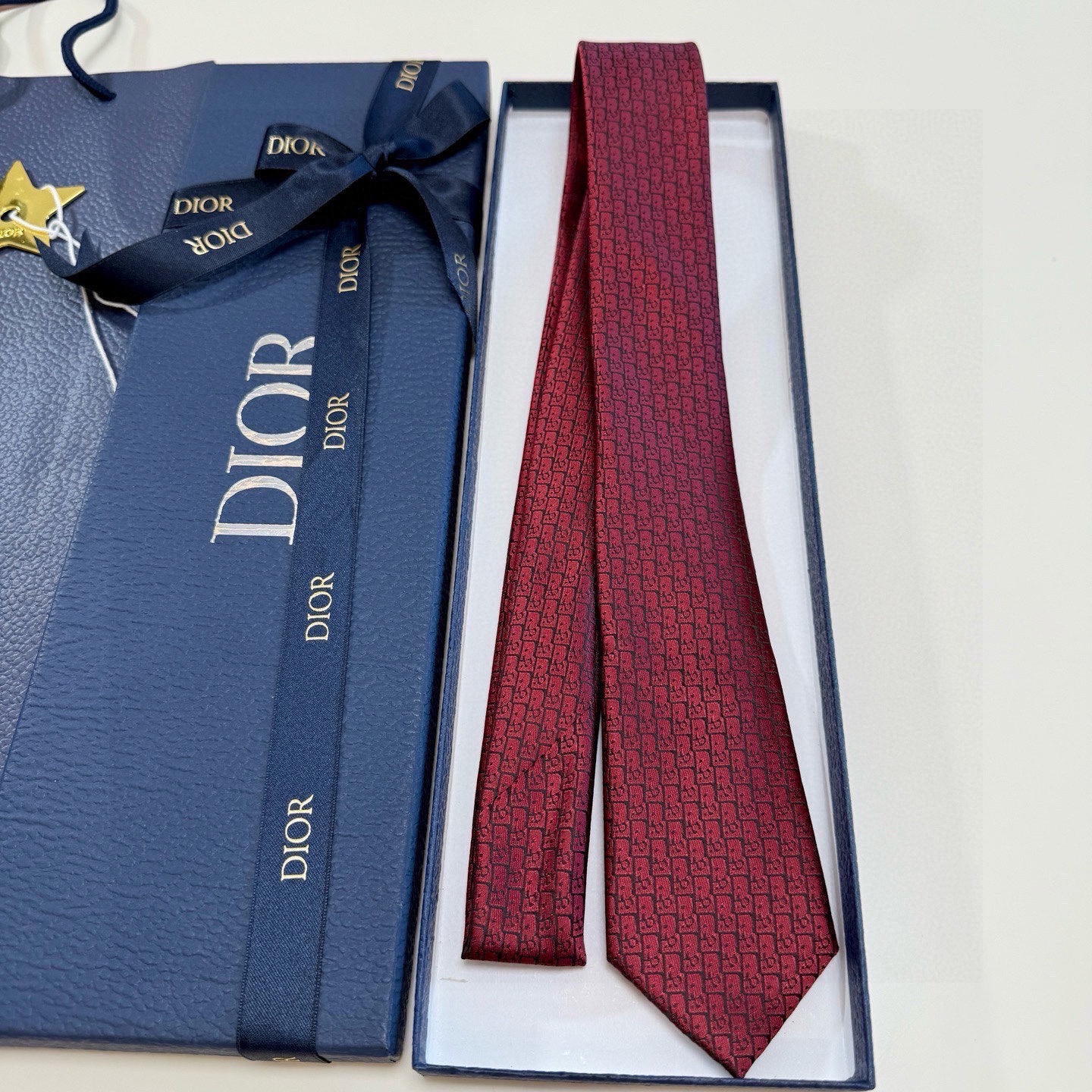 🌾爆款到Dior新款领带 💖💖👔👔Dior男士【Do字母印花领带】，稀有😻😻展现精湛手工与时尚优雅的理想