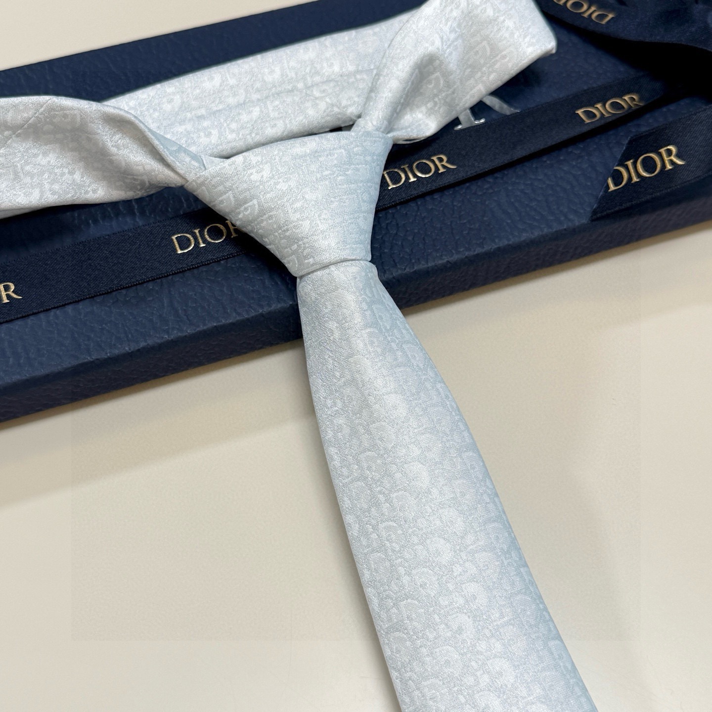 🌾爆款到Dior新款领带 💖💖👔👔Dior男士【Do字母印花领带】，稀有😻😻展现精湛手工与时尚优雅的理想